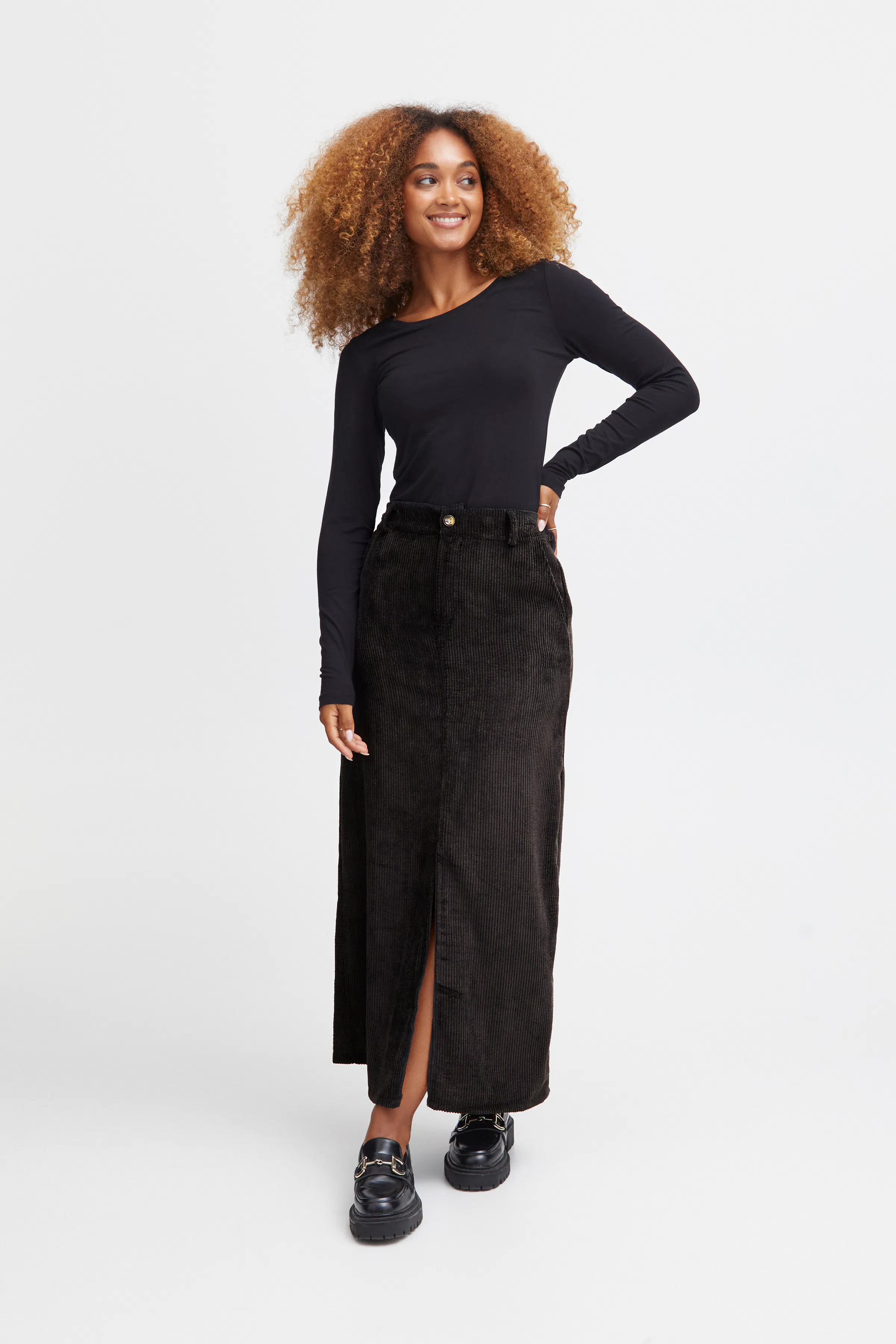 SBELDERBERRY Kjol LOOKBOOK FRONT 22100396-202821