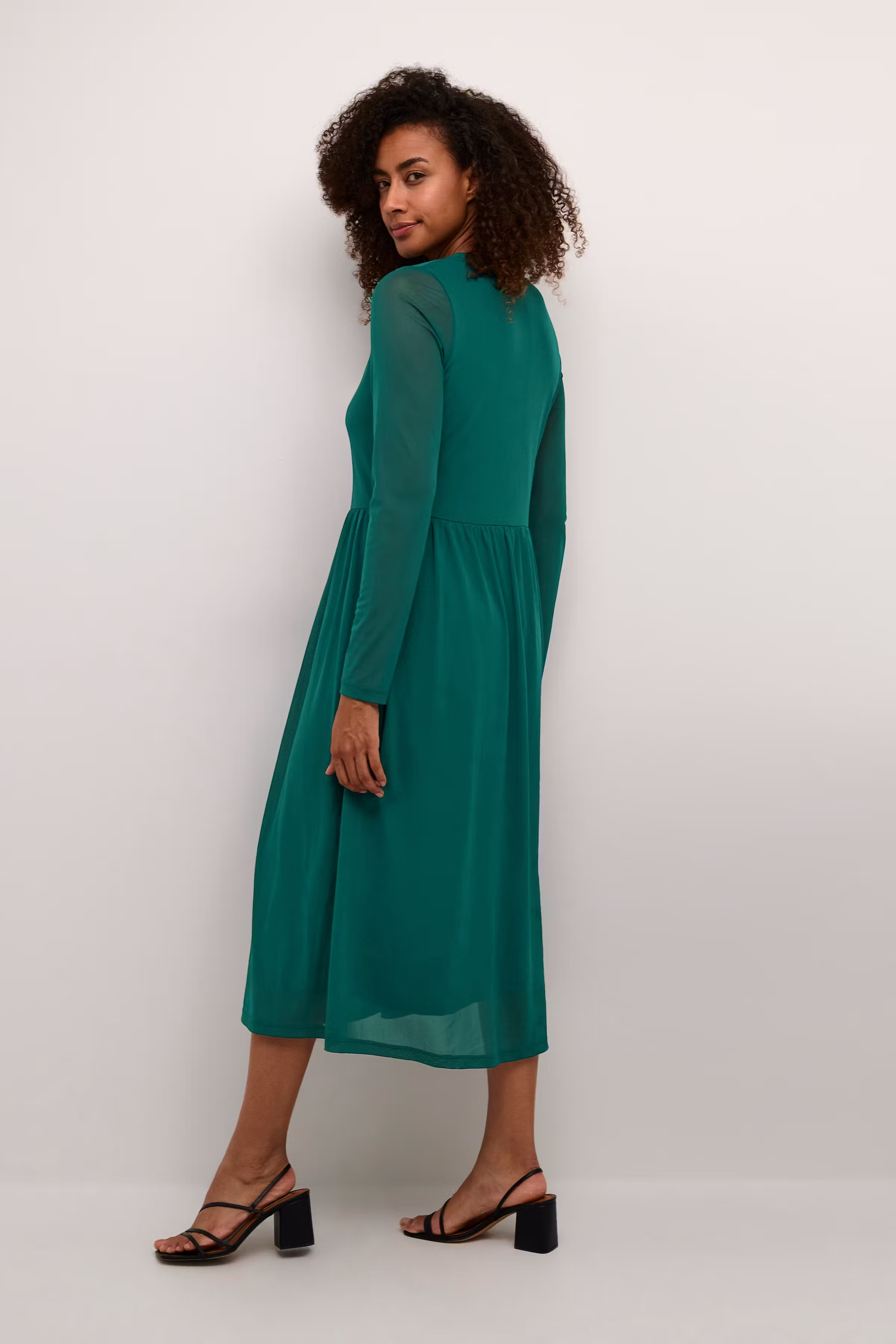 CUmelida Kleid LOOKBOOK BACK 50110055-195220