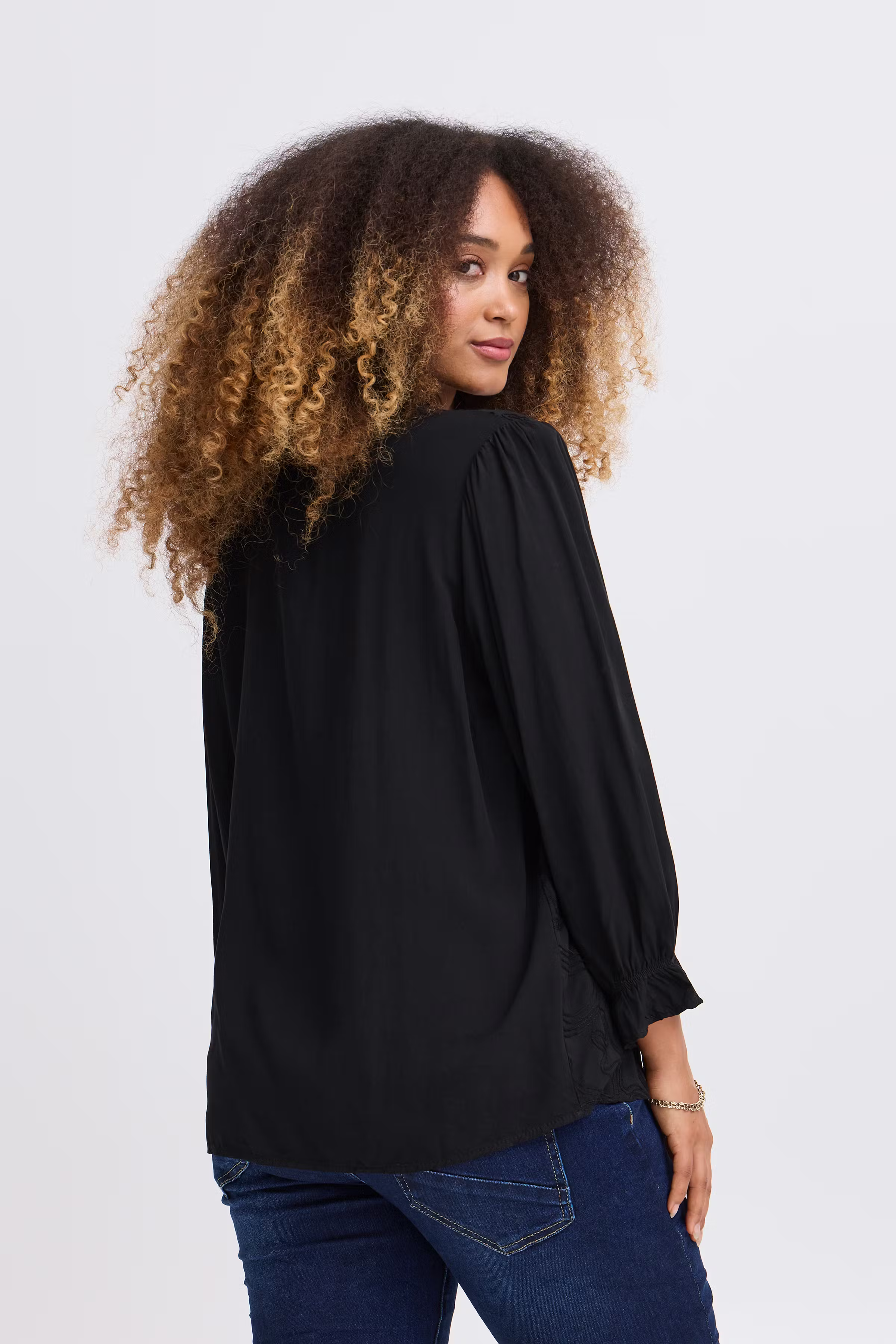 SBLAWIN Bluse LOOKBOOK BACK 22100877-190303