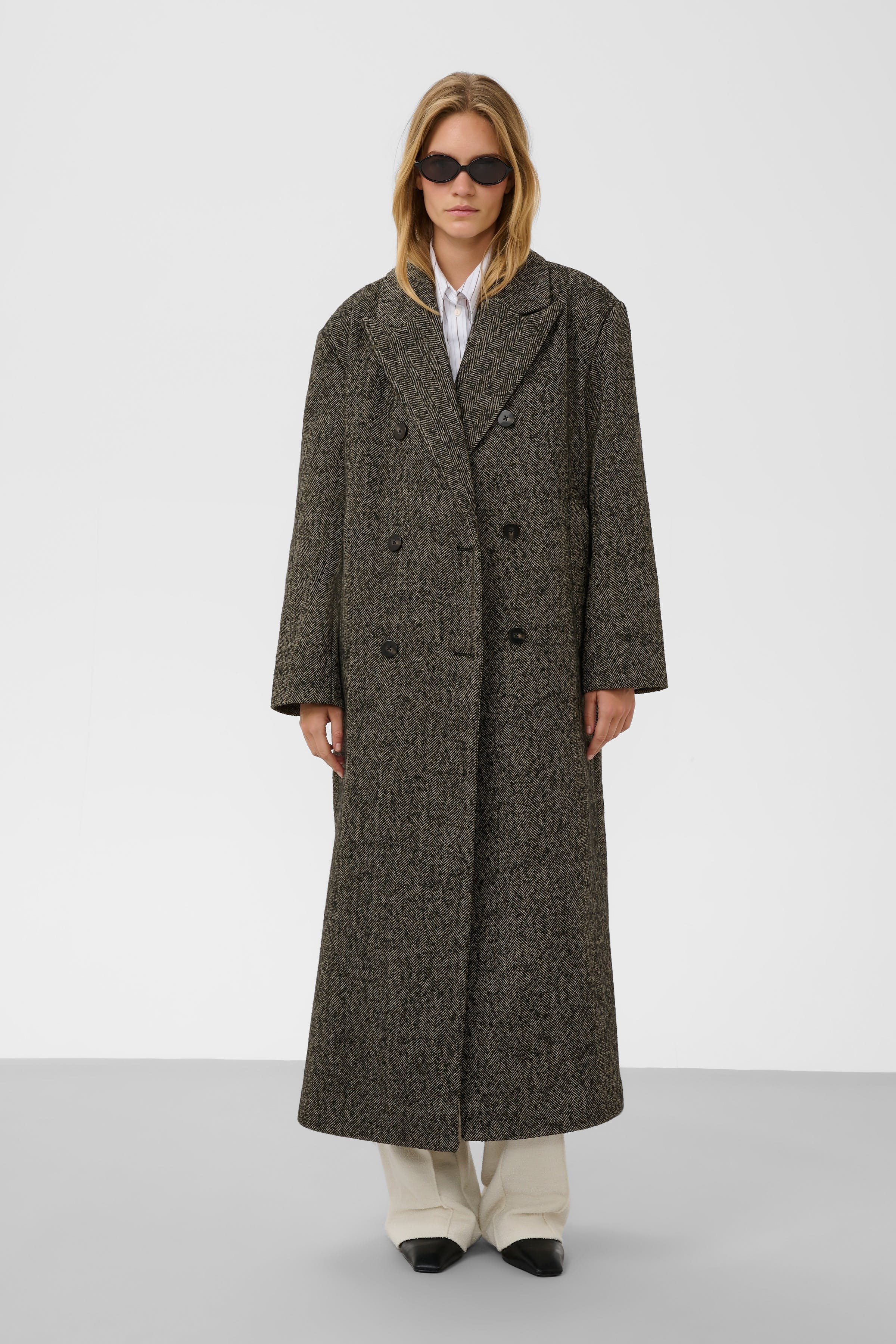 SLCova Coat LOOKBOOK FRONT 30409258-304907