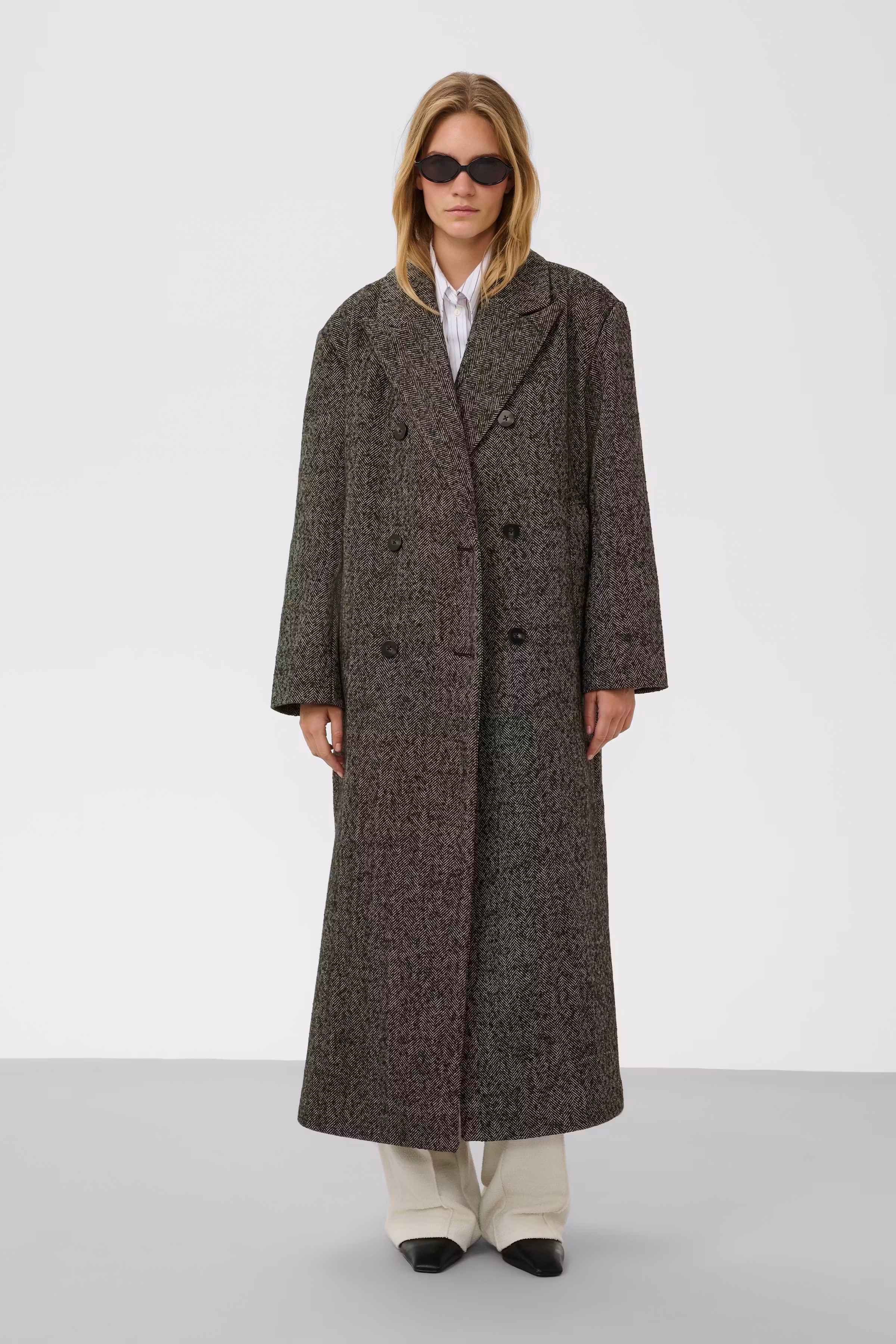 SLCova Coat LOOKBOOK FRONT 30409258-304907
