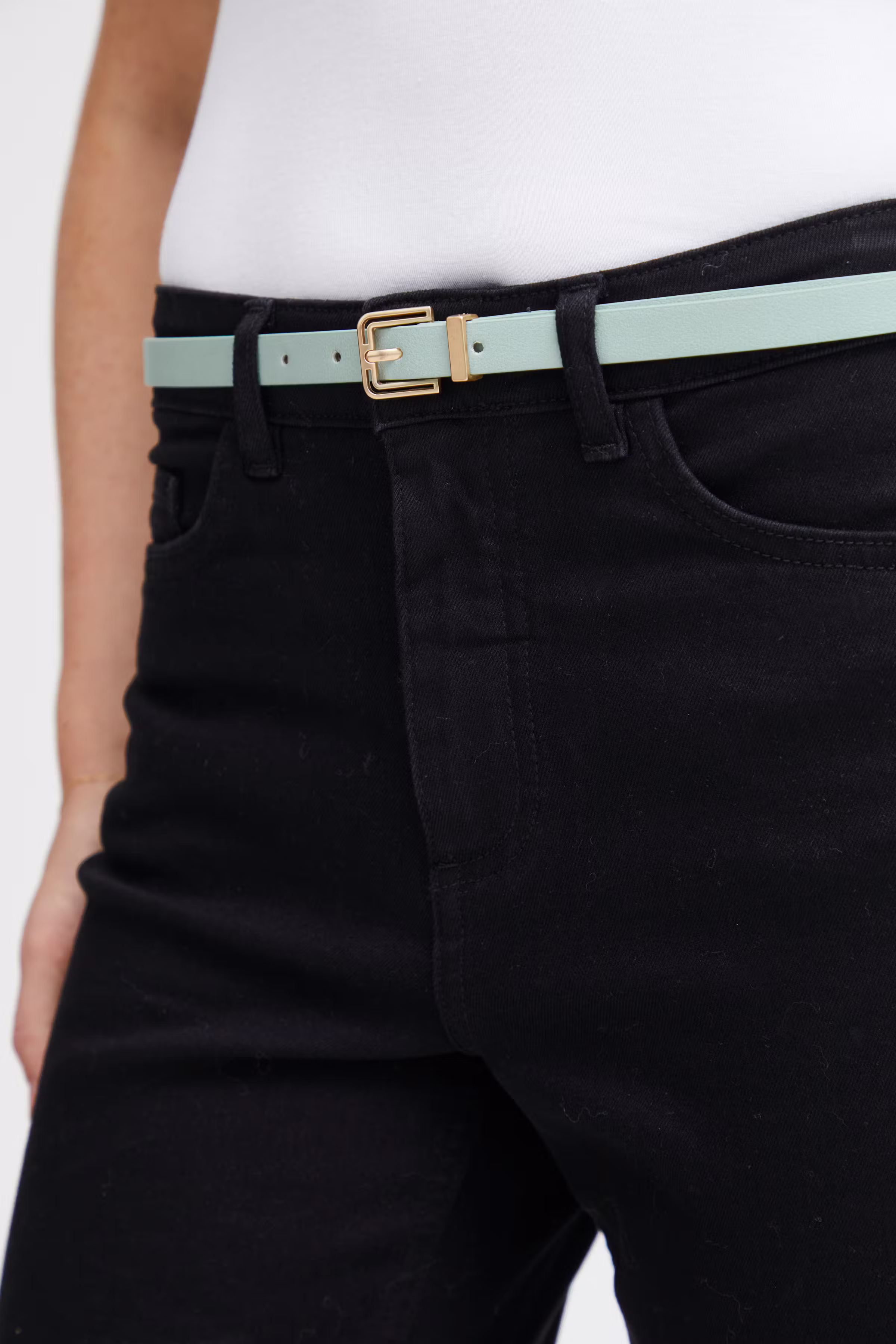 IAOLGA Belt LOOKBOOK DETAIL 20120536-144506