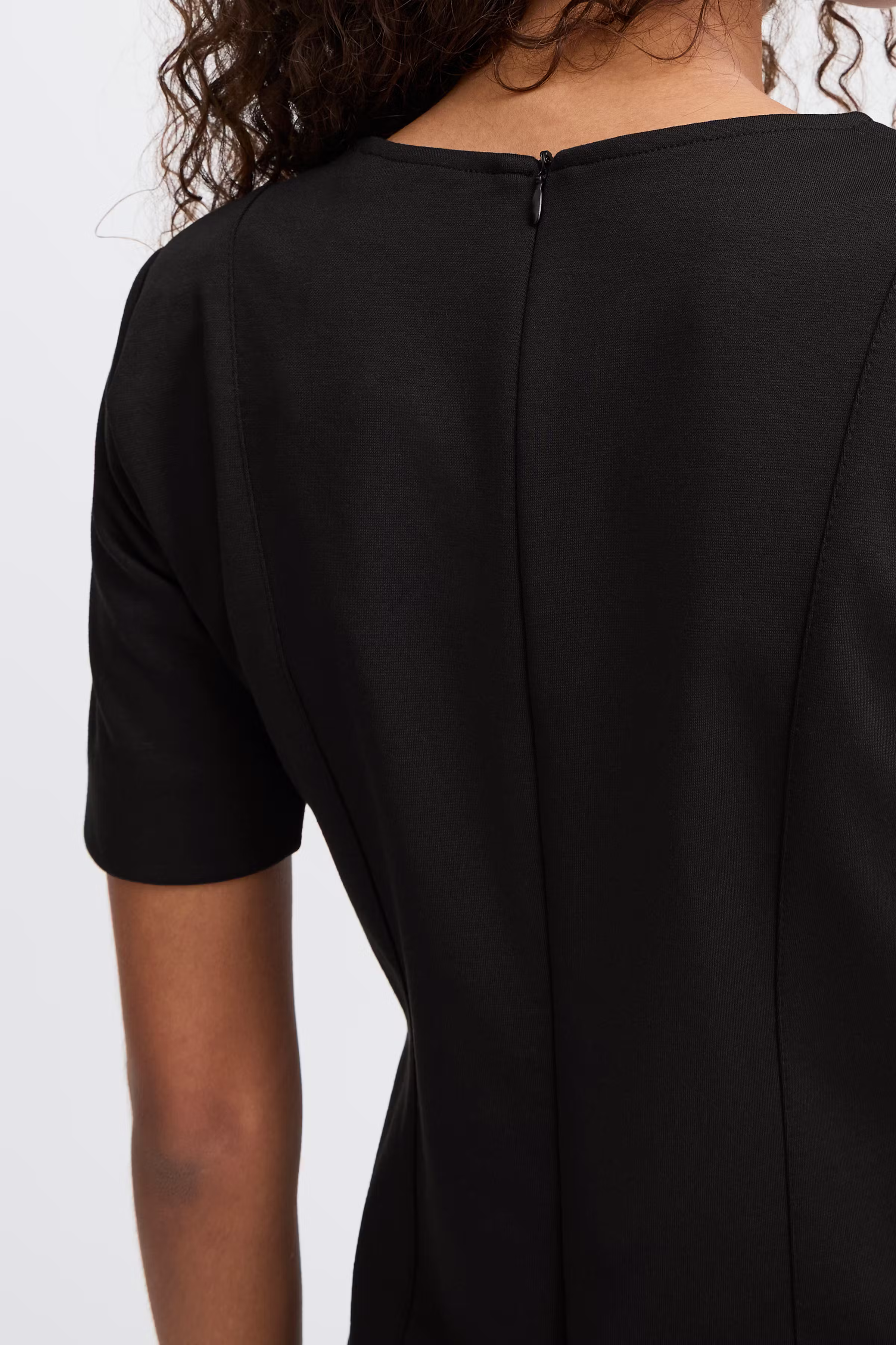 IHKALA Klänning LOOKBOOK DETAIL 20122811-194008