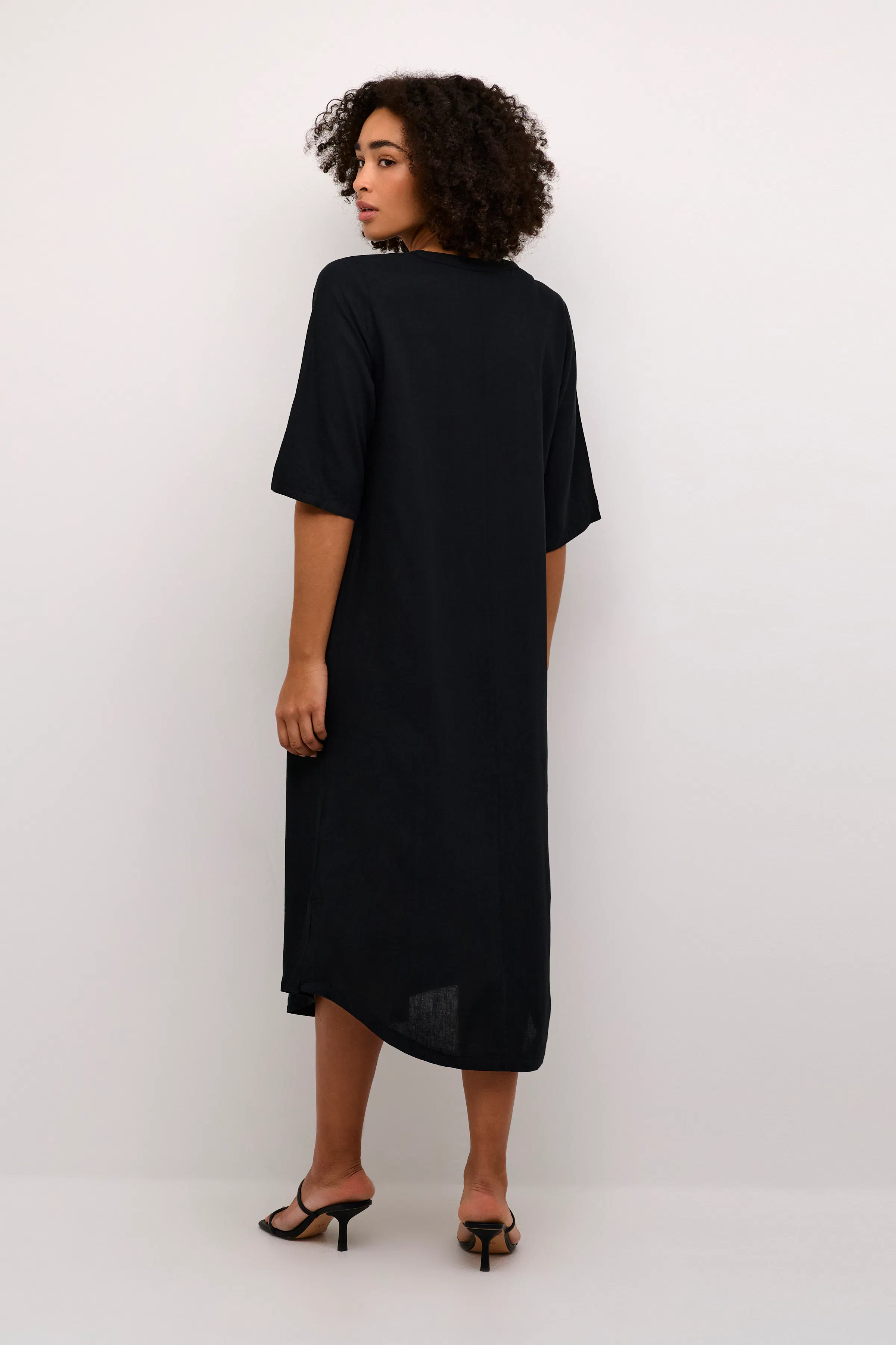 KAmilia Lin kjole LOOKBOOK BACK 10508312-100121
