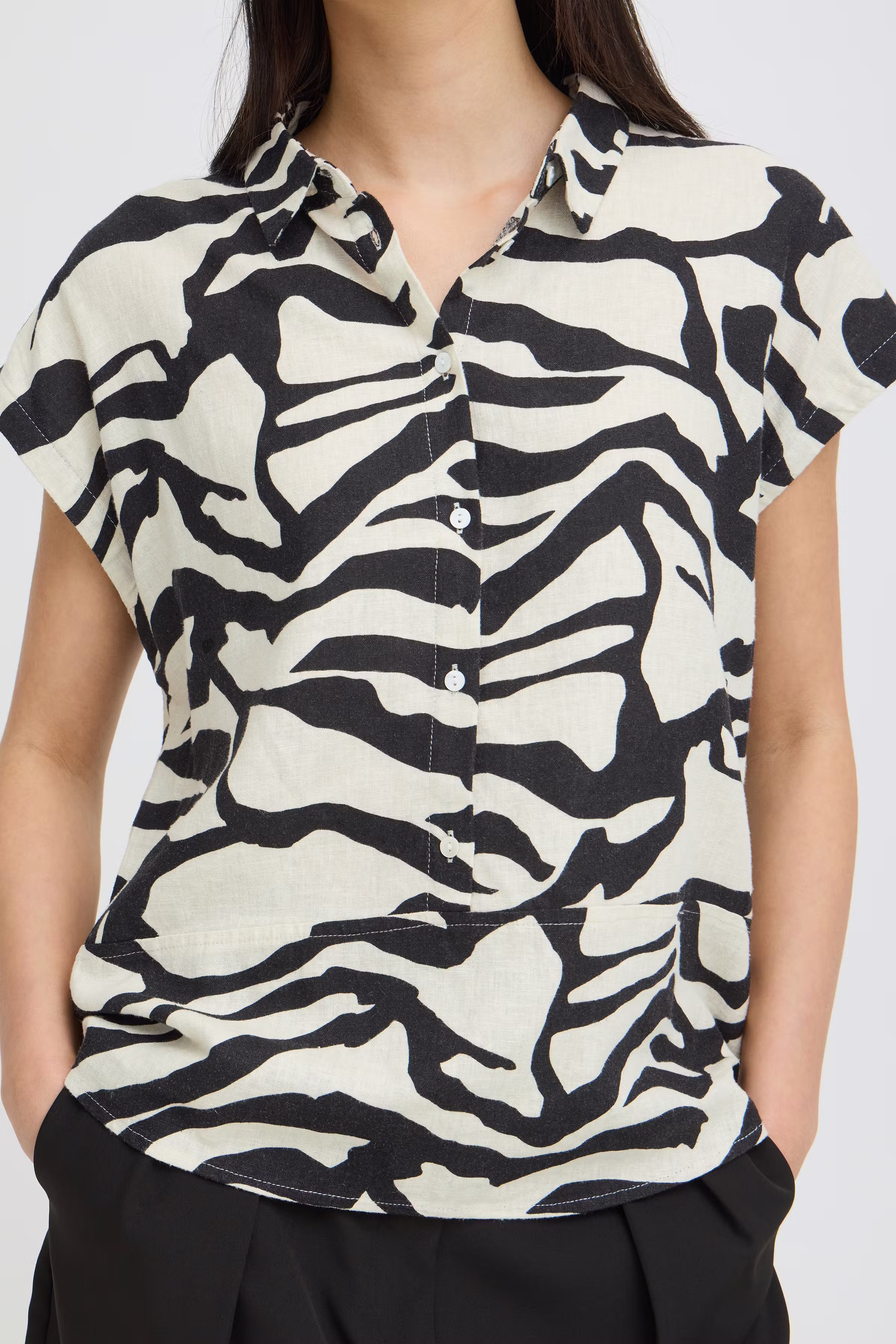 IHLINNO Kortärmad blus LOOKBOOK DETAIL 20122922-900005584