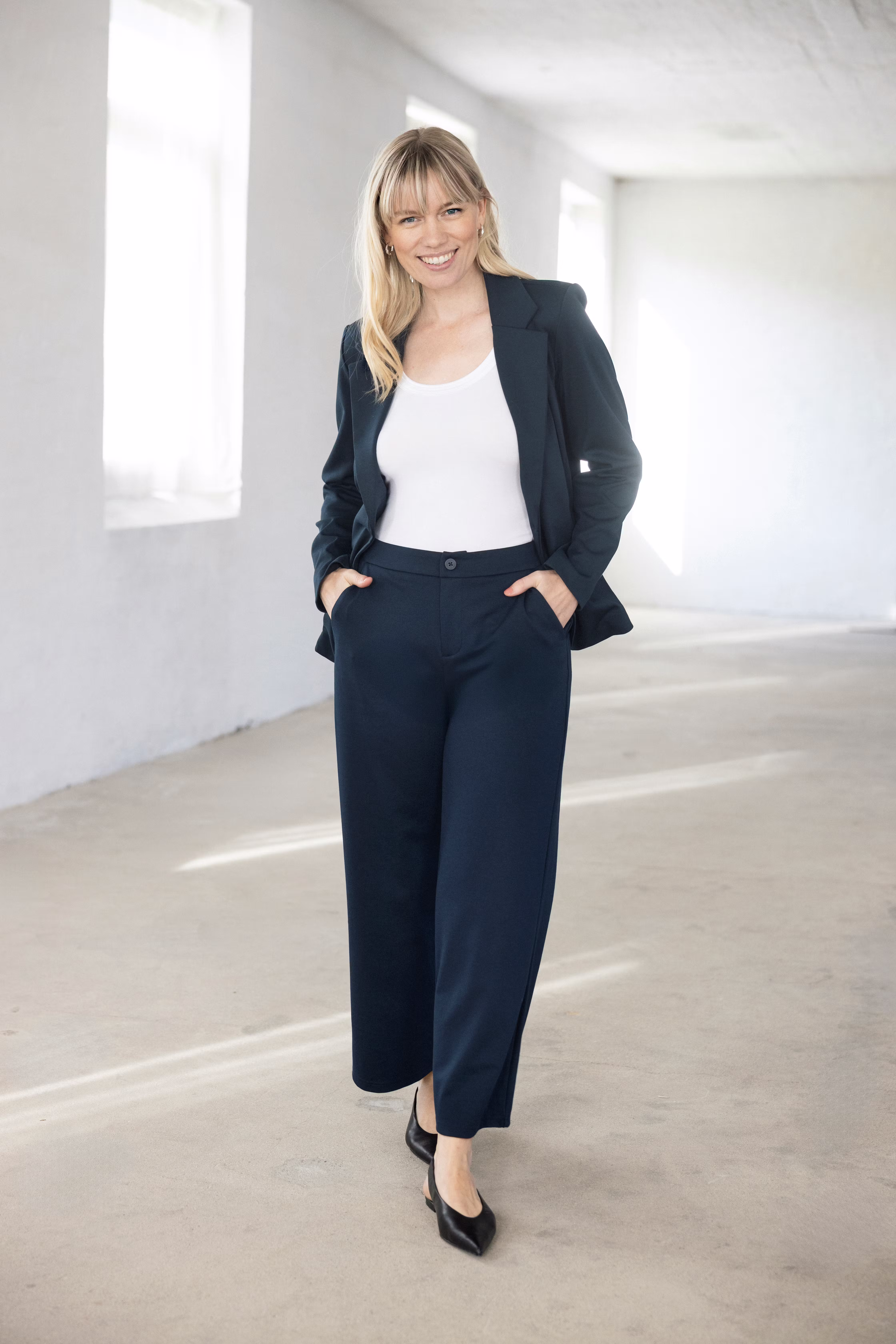 FRBLAZER Trousers LOCATION NONE 20615810-194010