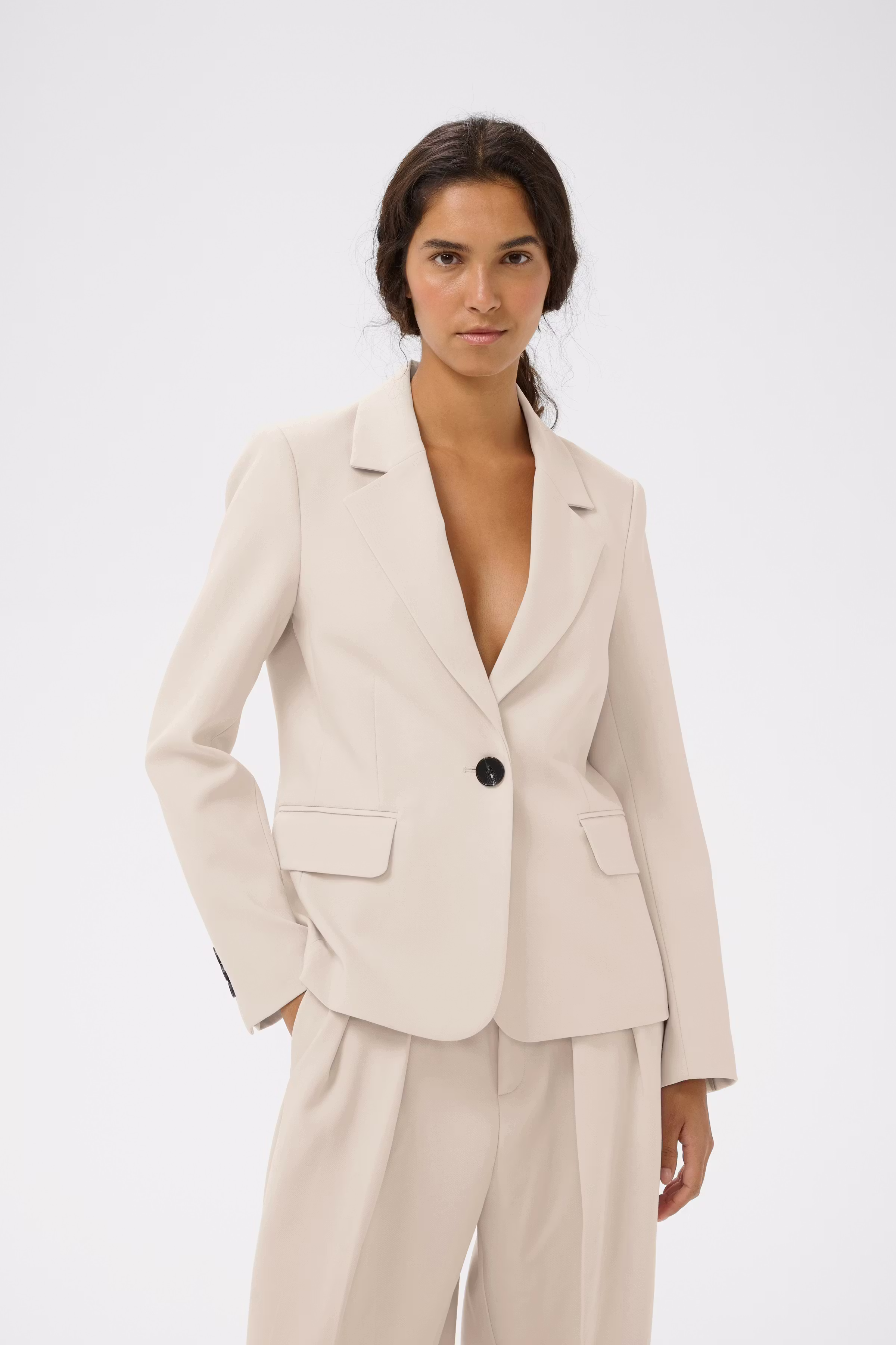 BryelleIW Blazer LOOKBOOK FRONT 30110990-130403