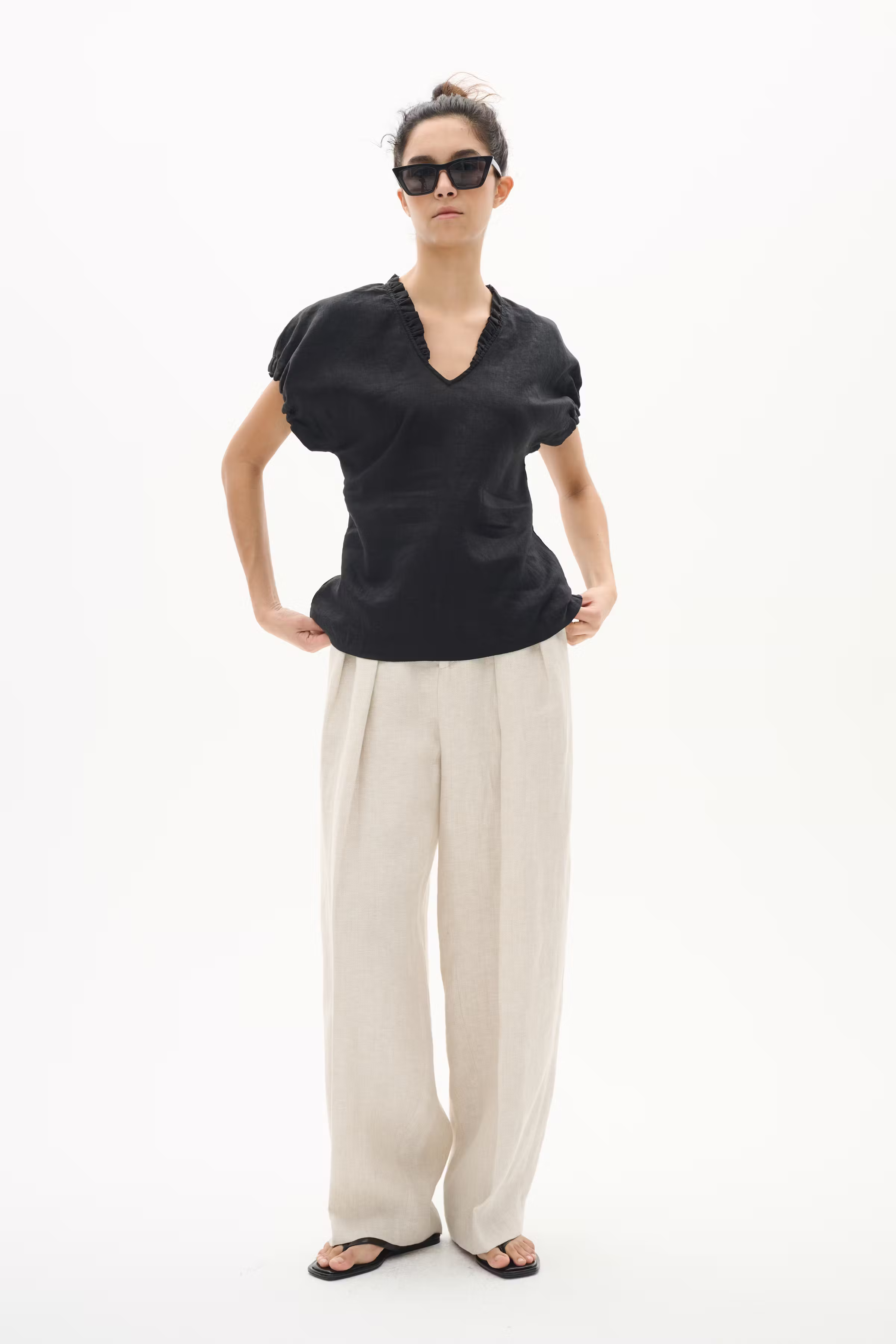 YaizaIW Linen Trousers LOOKBOOK FRONT 30110462-1304031