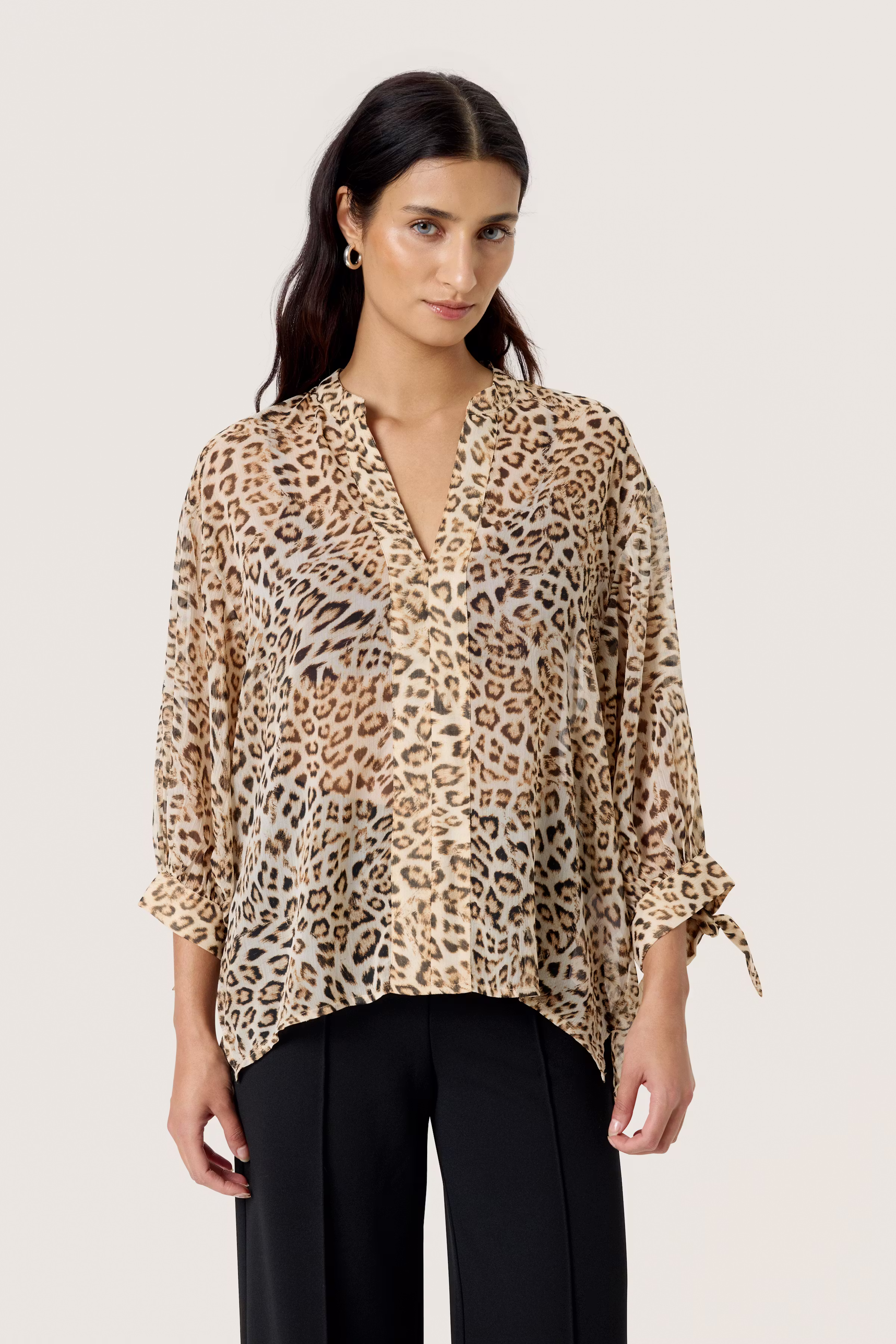 SLAnaya Blouse LOOKBOOK FRONT 30408453-303941