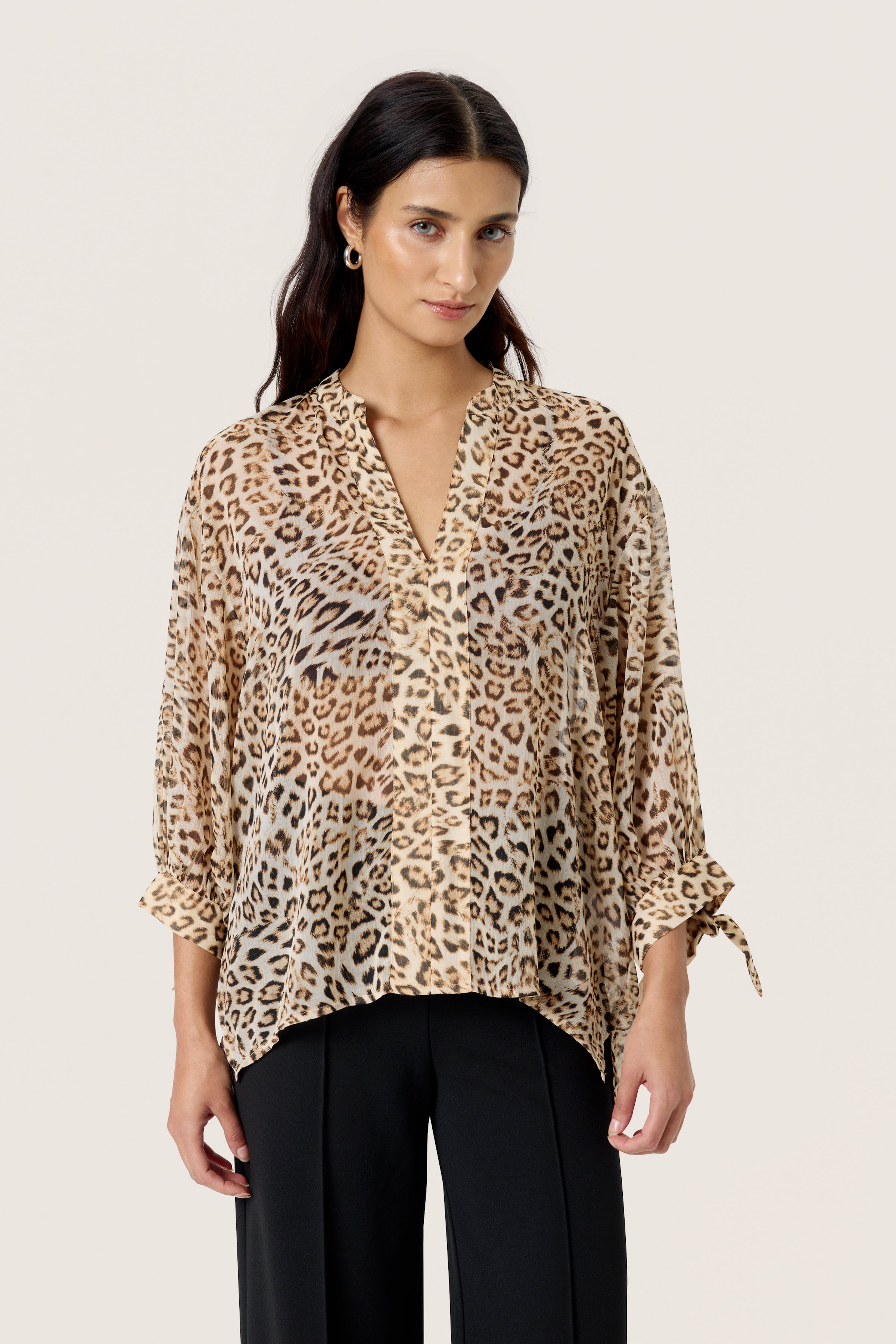 SLAnaya Blouse LOOKBOOK FRONT 30408453-303941