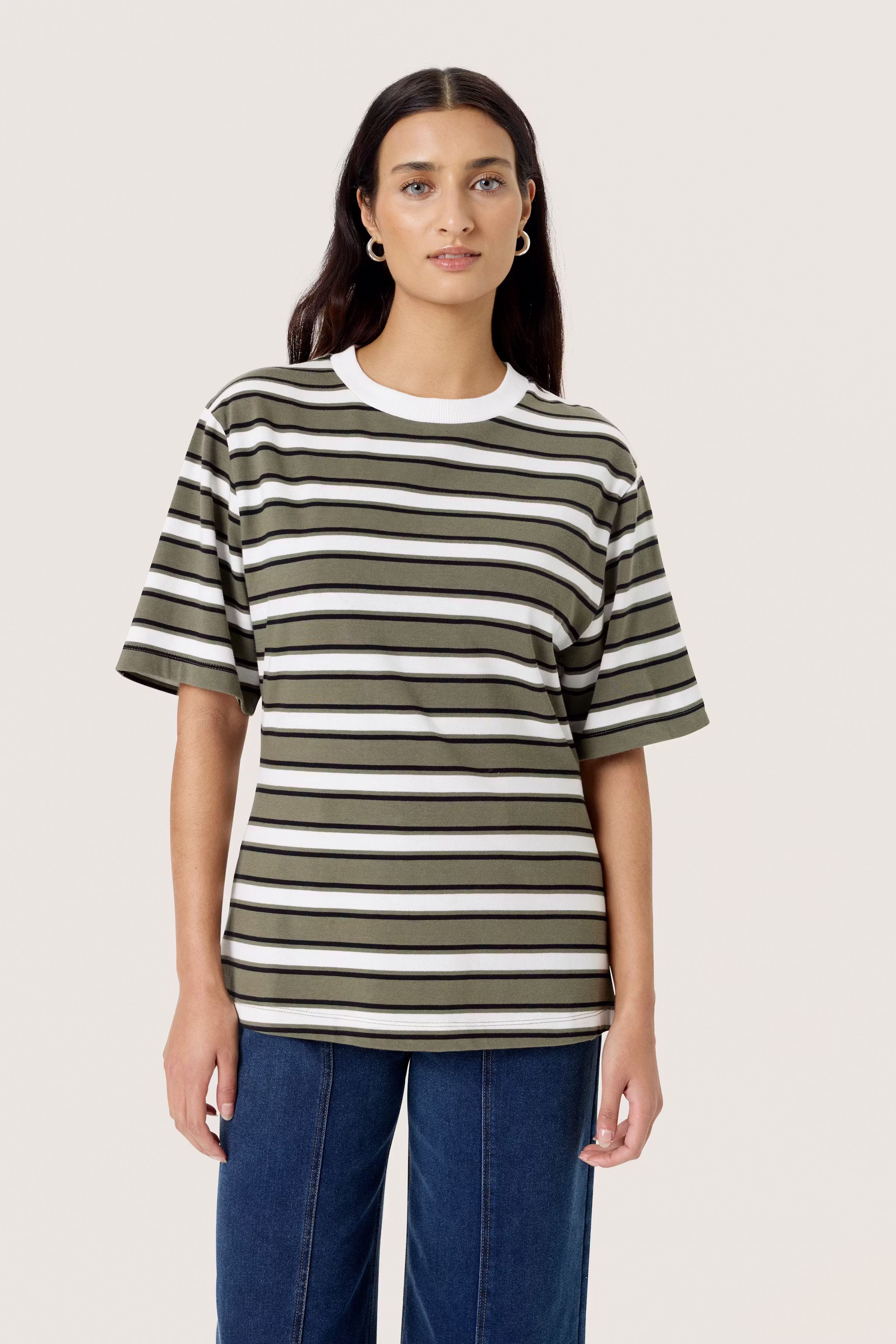 SLNeo T-shirt LOOKBOOK FRONT 30408415-303936