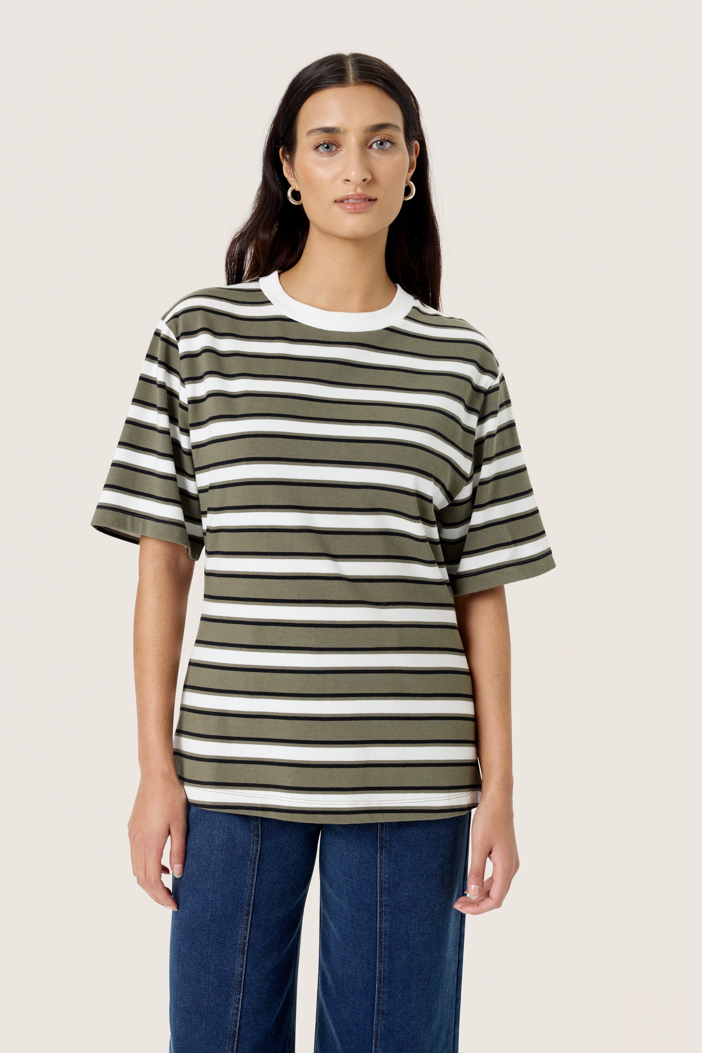 SLNeo T-shirt LOOKBOOK FRONT 30408415-303936