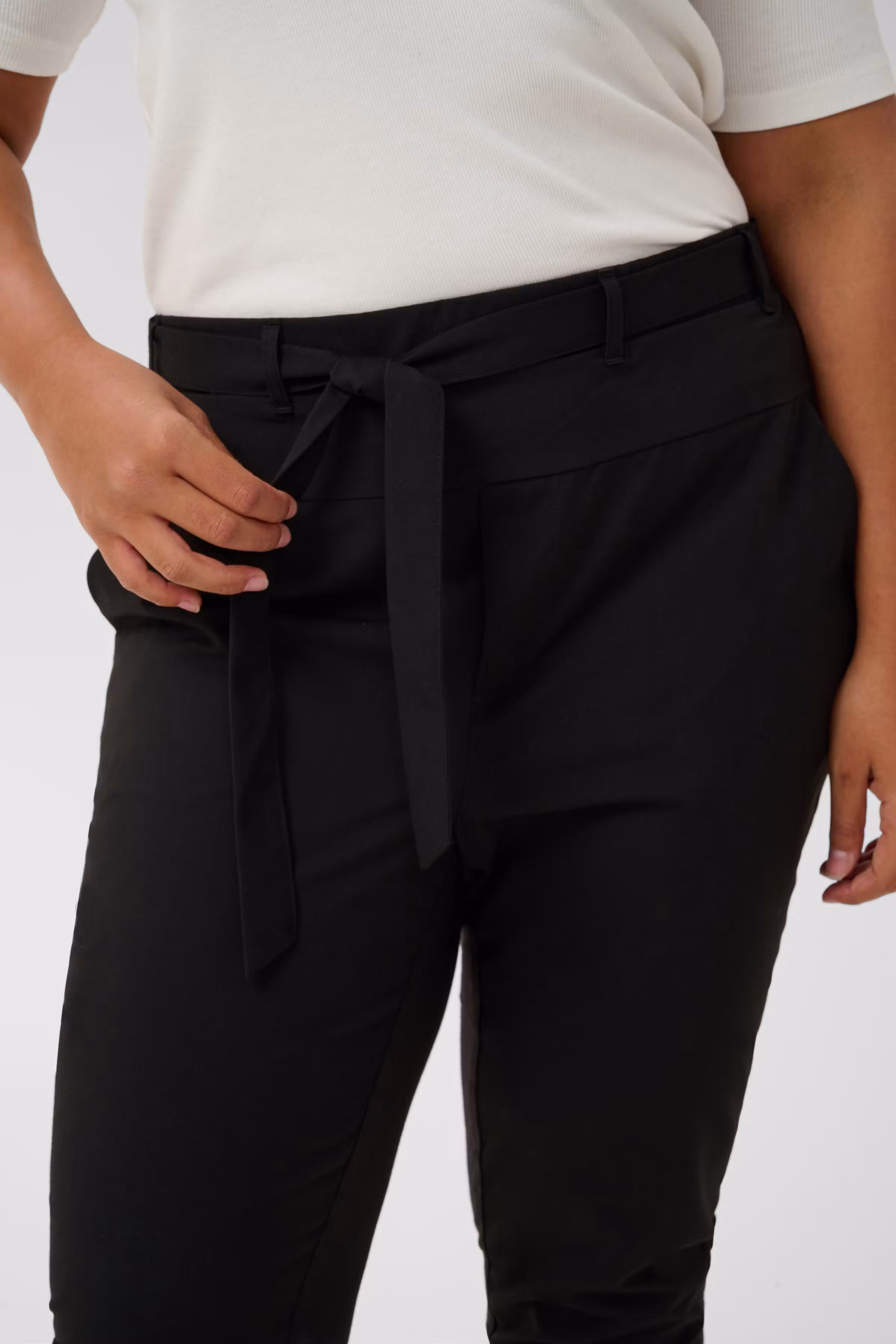 KCjia Bælte Bukser LOOKBOOK DETAIL 10580008-50600