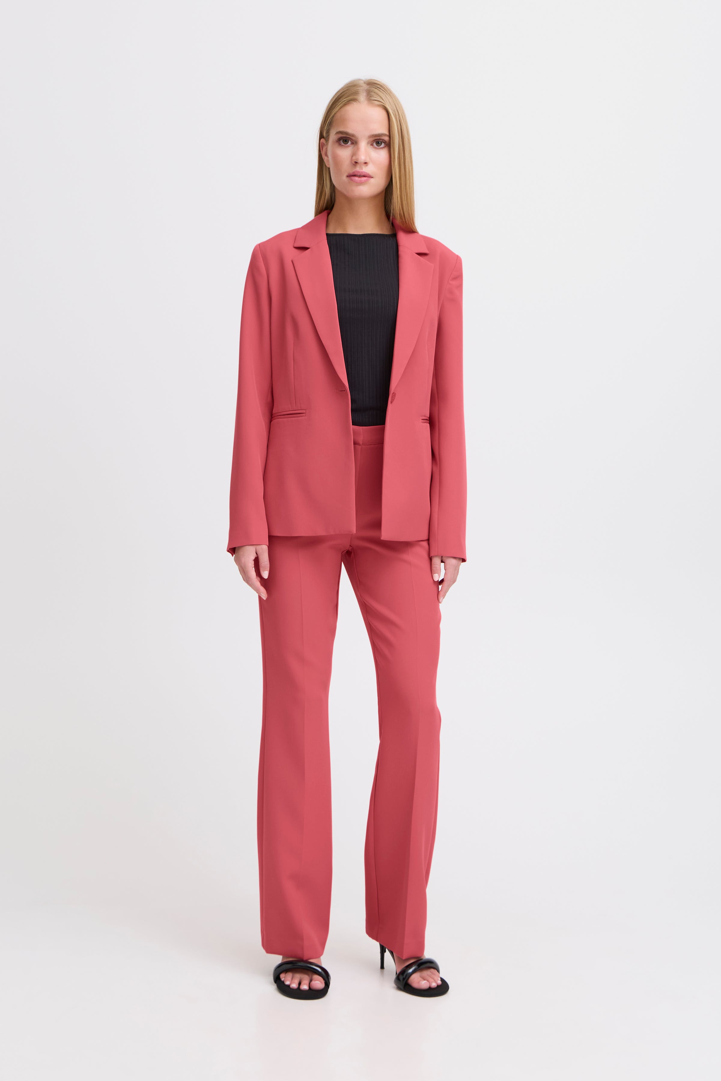 IHLEXI Trousers LOOKBOOK FRONT 20111211-171633