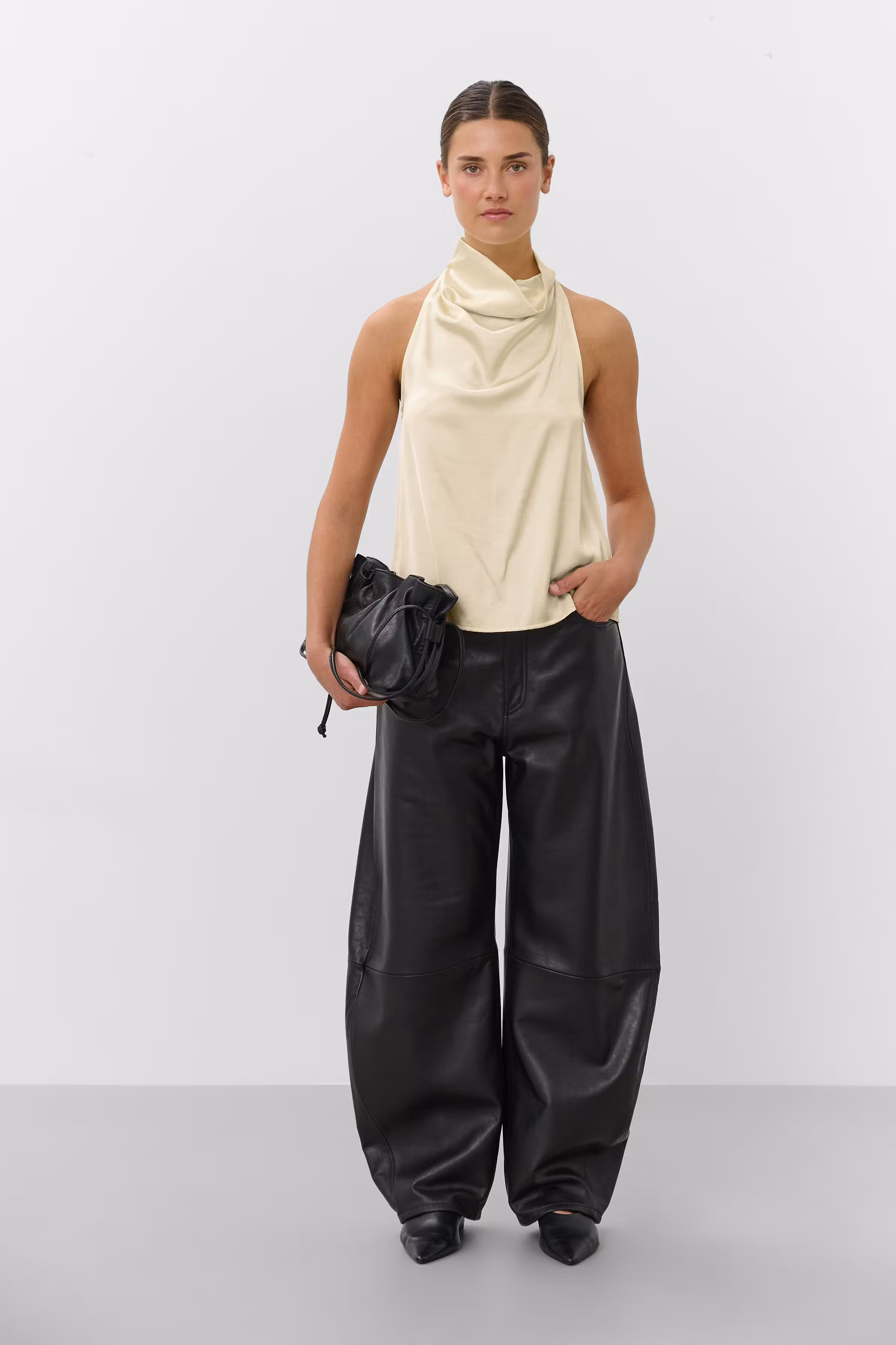 SLVerona Blouse LOOKBOOK FRONT 30410228-110105