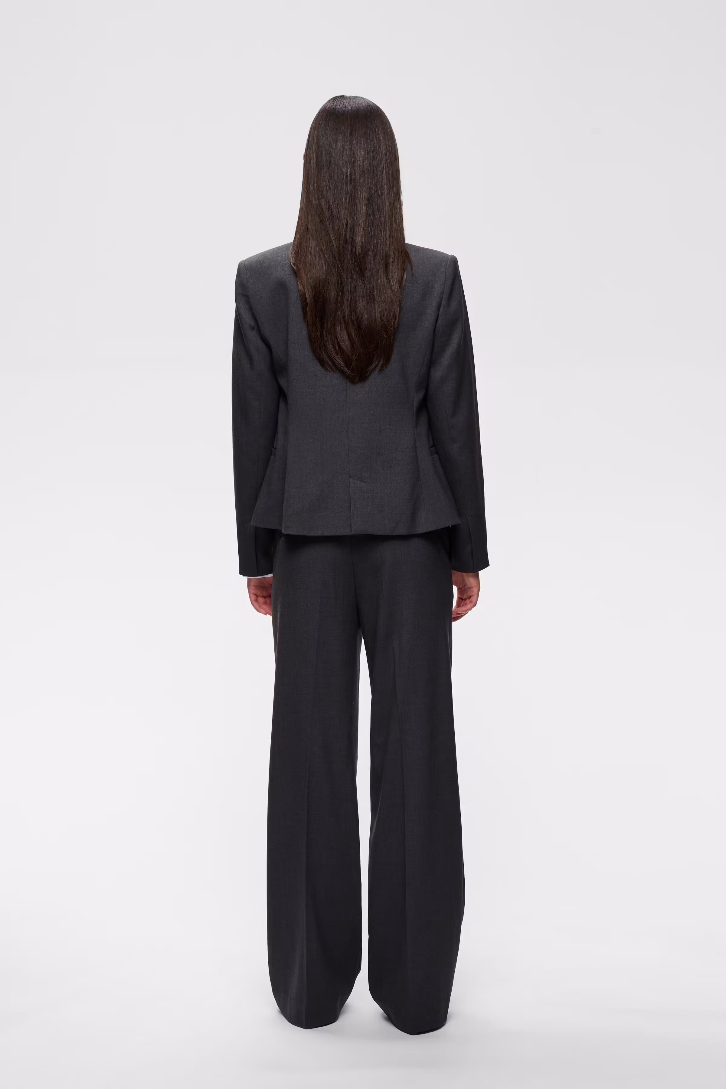 YuktaIW Trousers LOOKBOOK BACK 30111129-301744