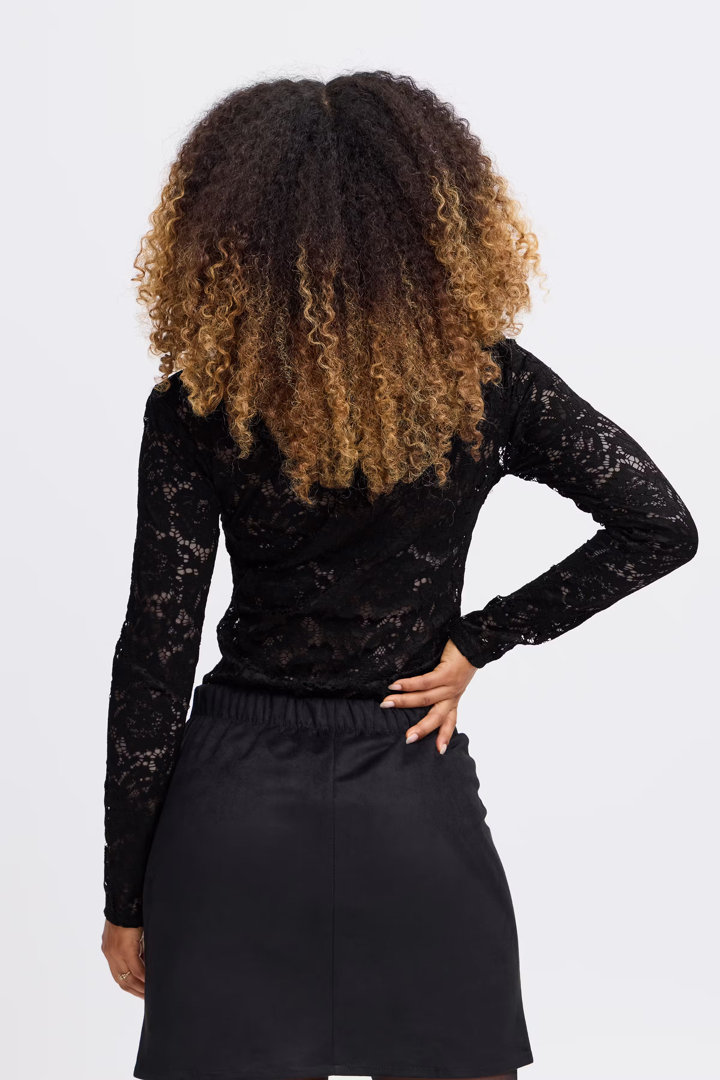 SBLACIA Bluse LOOKBOOK BACK 22100845-190303