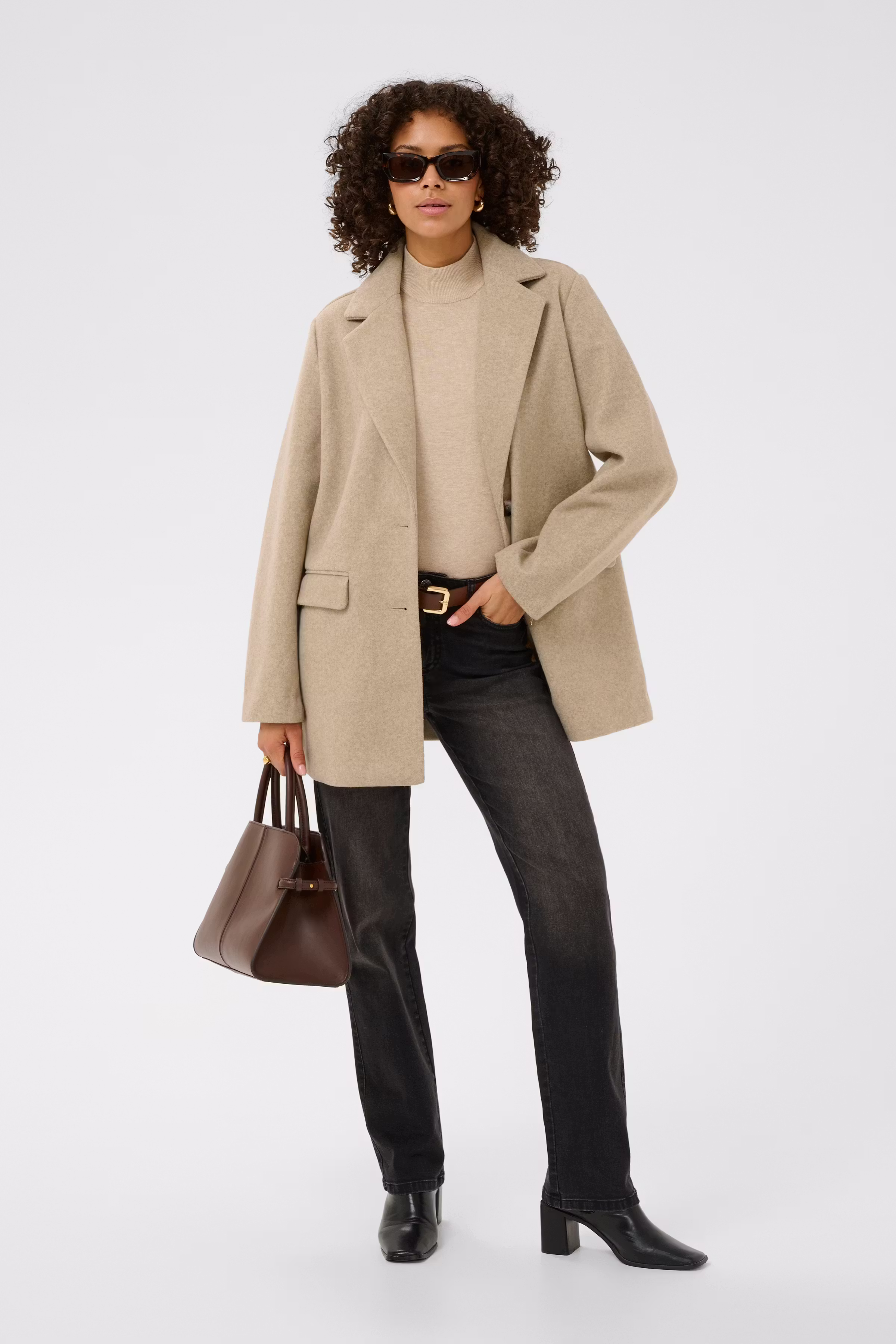 KAsaturn Coat LOOKBOOK FRONT 10511209-108820