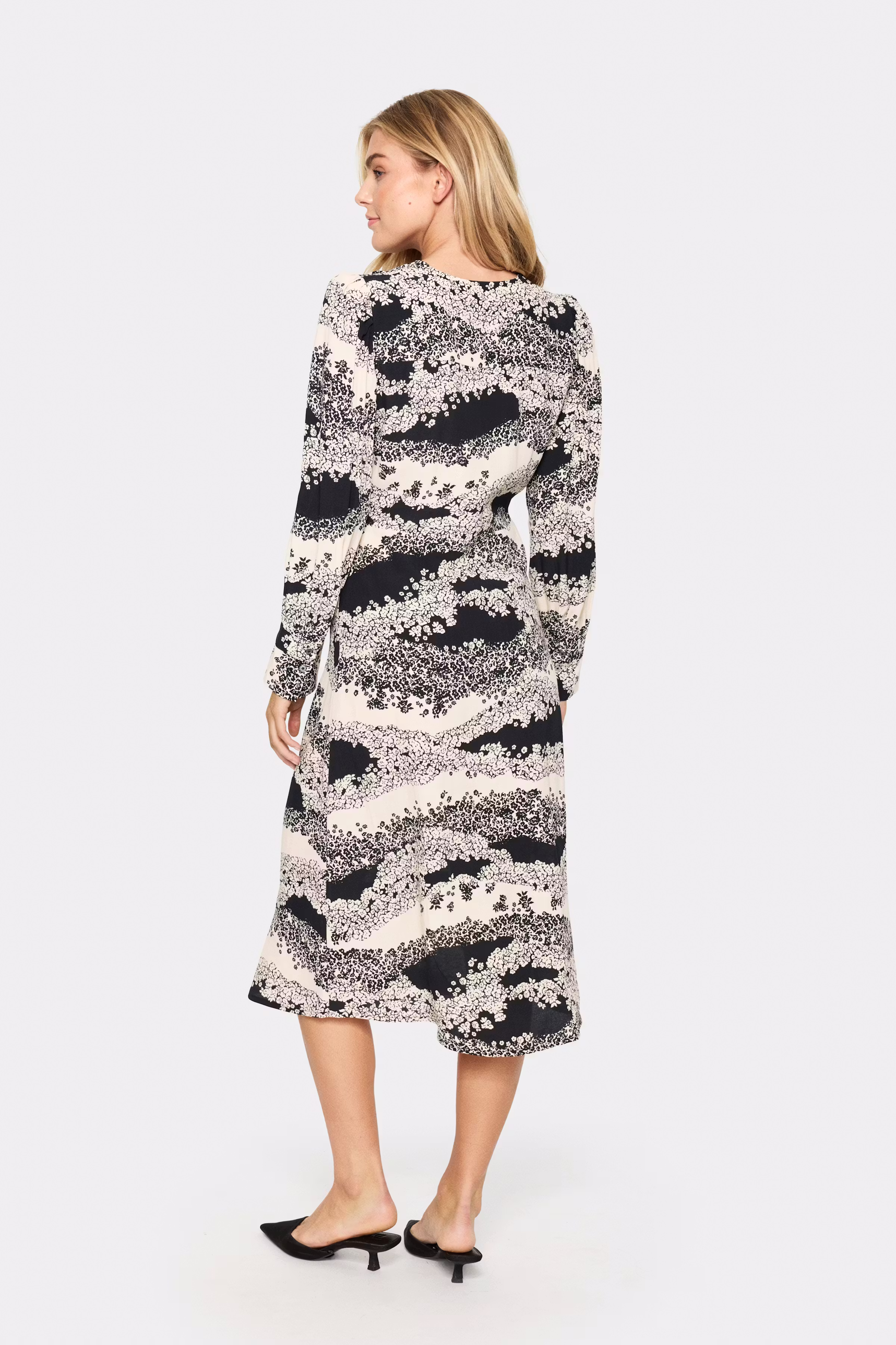 IselinSZ Kjole LOOKBOOK BACK 30513798-303381