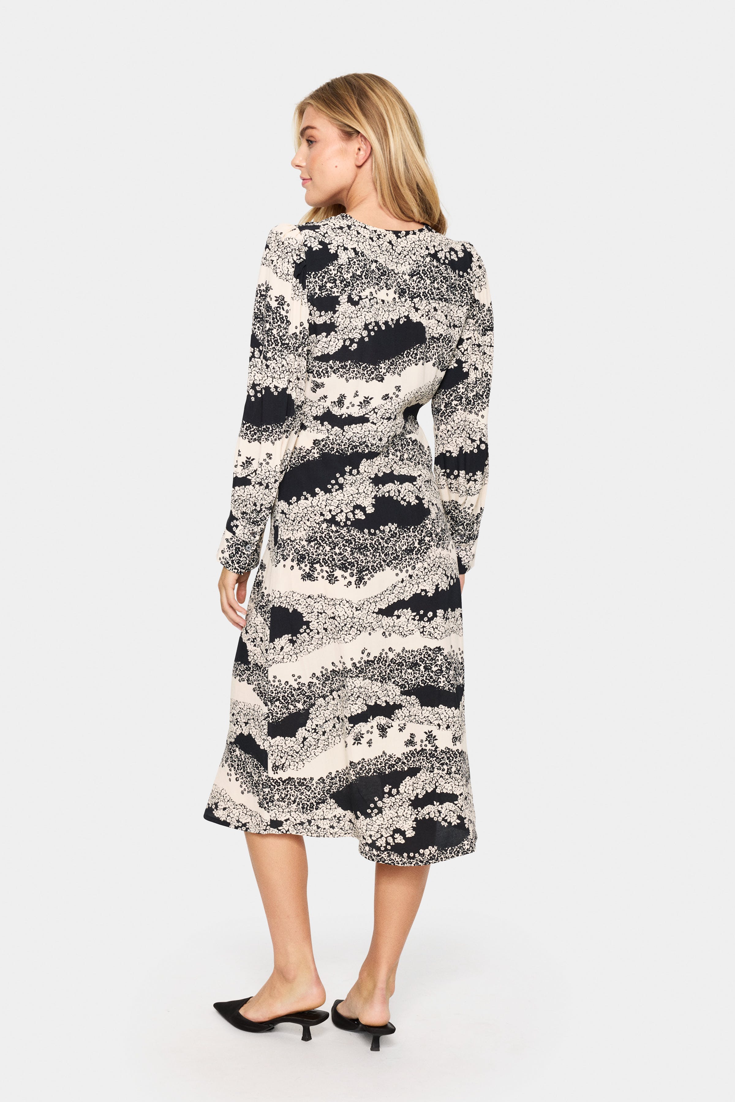 IselinSZ Kjole LOOKBOOK BACK 30513798-303381