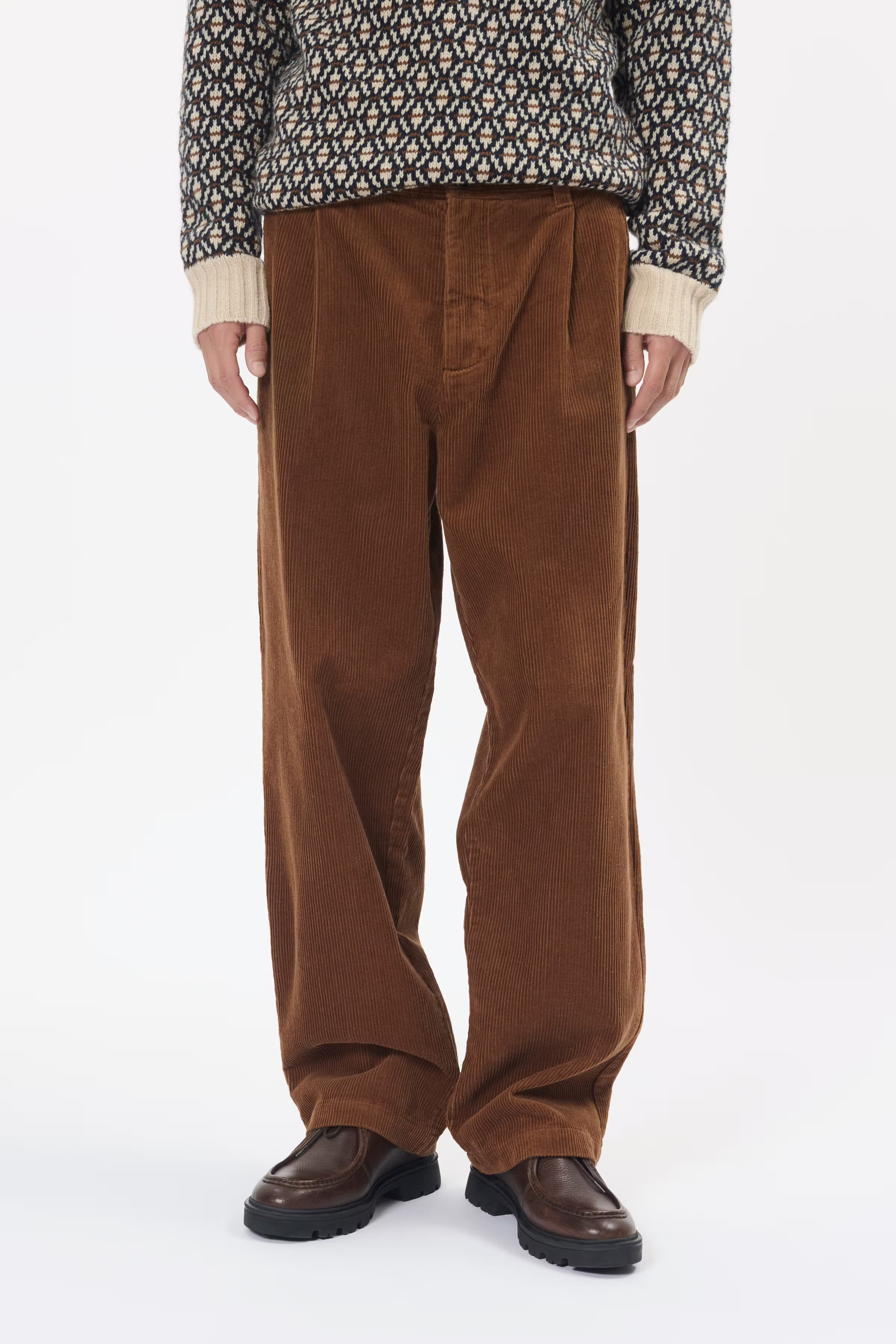 MAchino Hose LOOKBOOK FRONT 30208794-181028