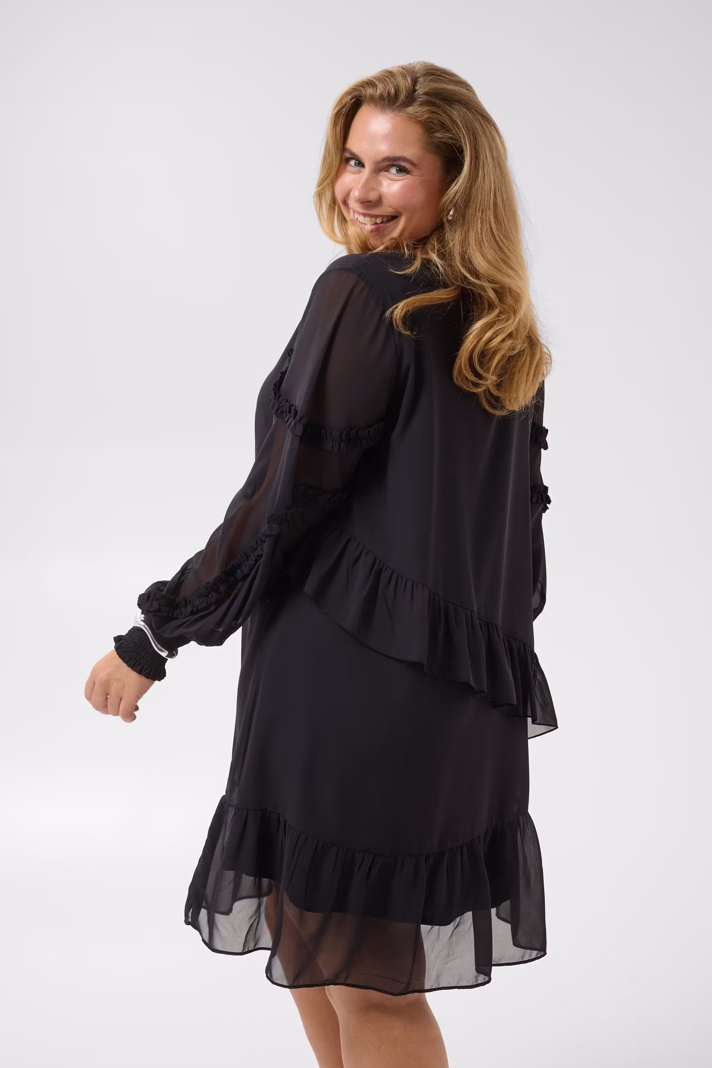 KCnaelle Kjole LOOKBOOK DETAIL 10584508-100121