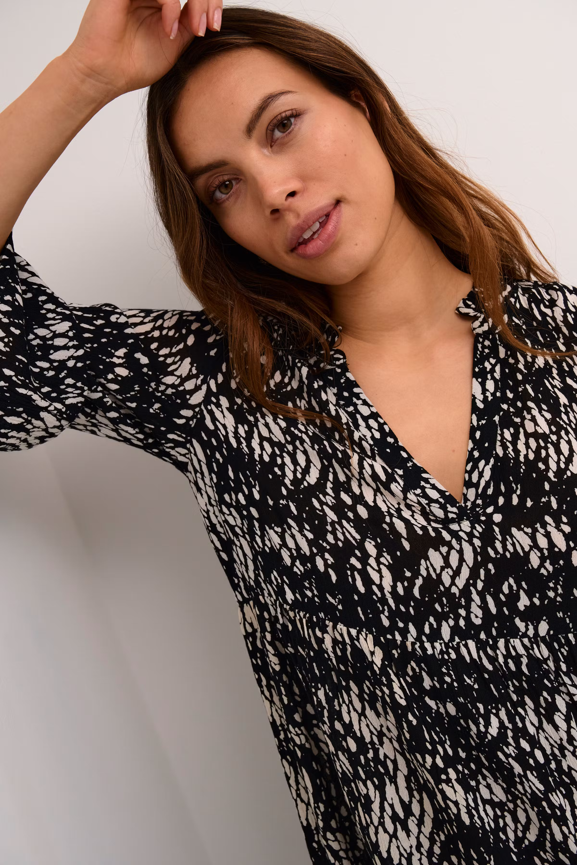 KAhera Kleid LOOKBOOK DETAIL 10508259-105799