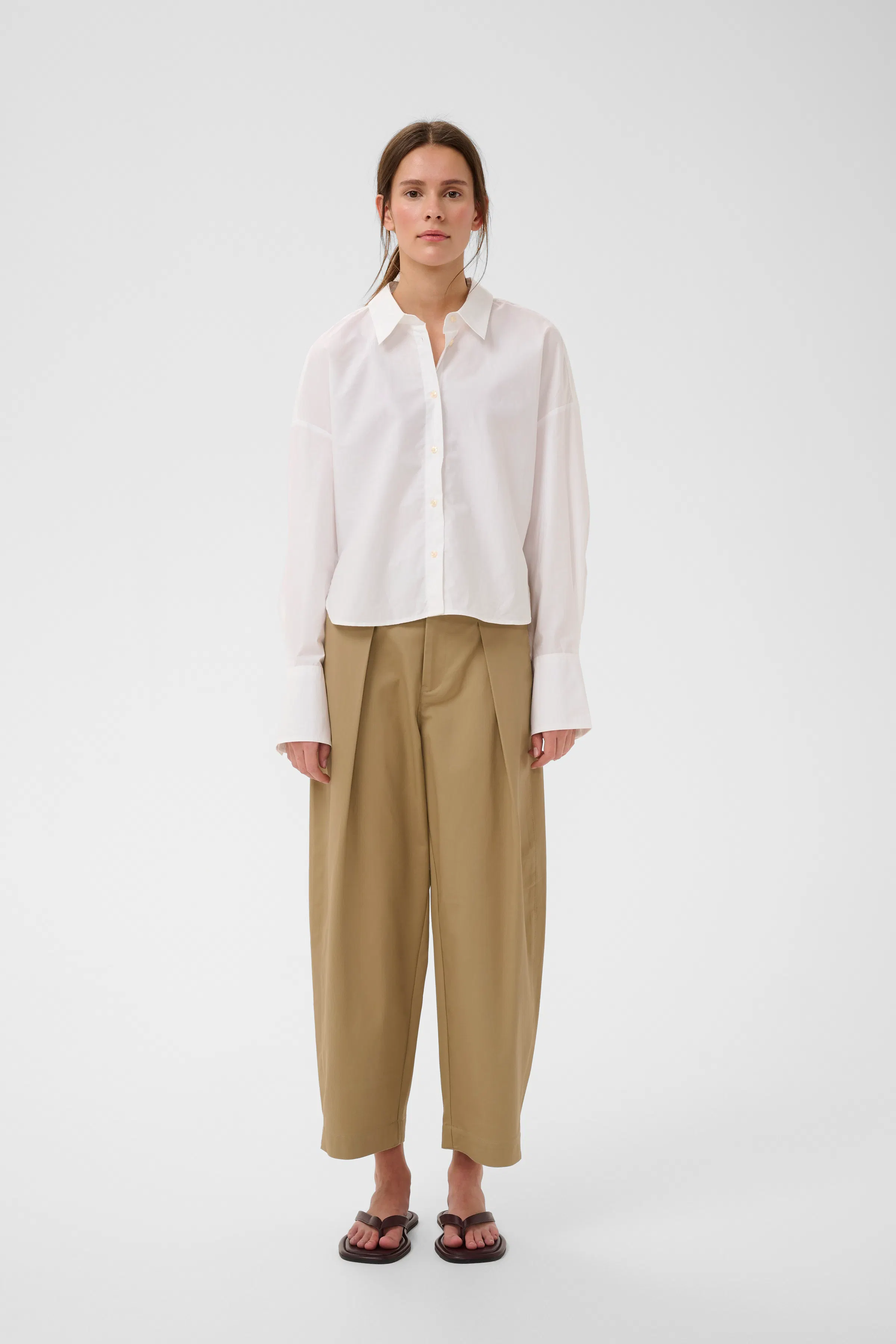 TinikkaIW Cropped Byxor LOOKBOOK FRONT 30111258-161315