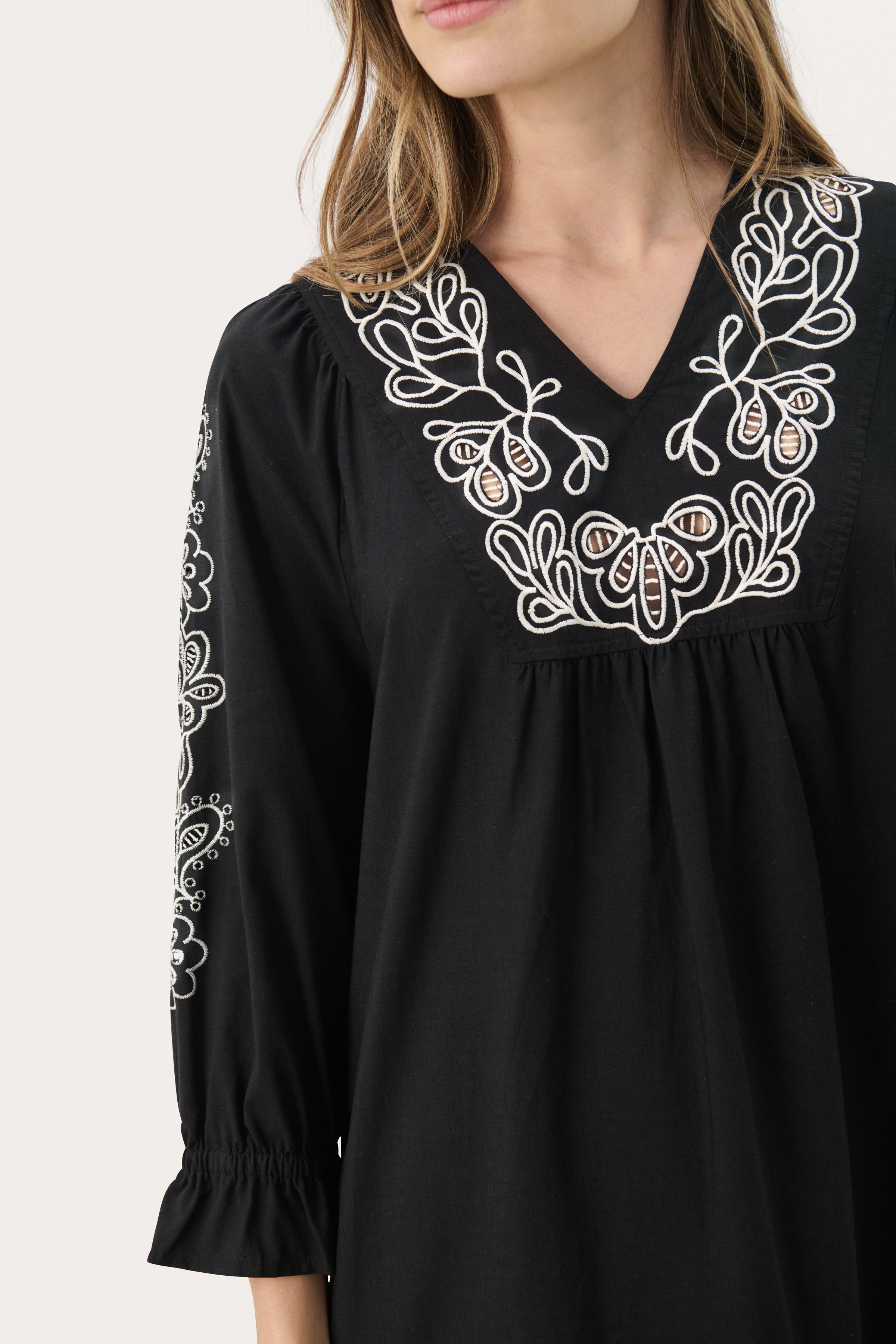 NuraPW Jurk LOOKBOOK DETAIL 30309404-194008