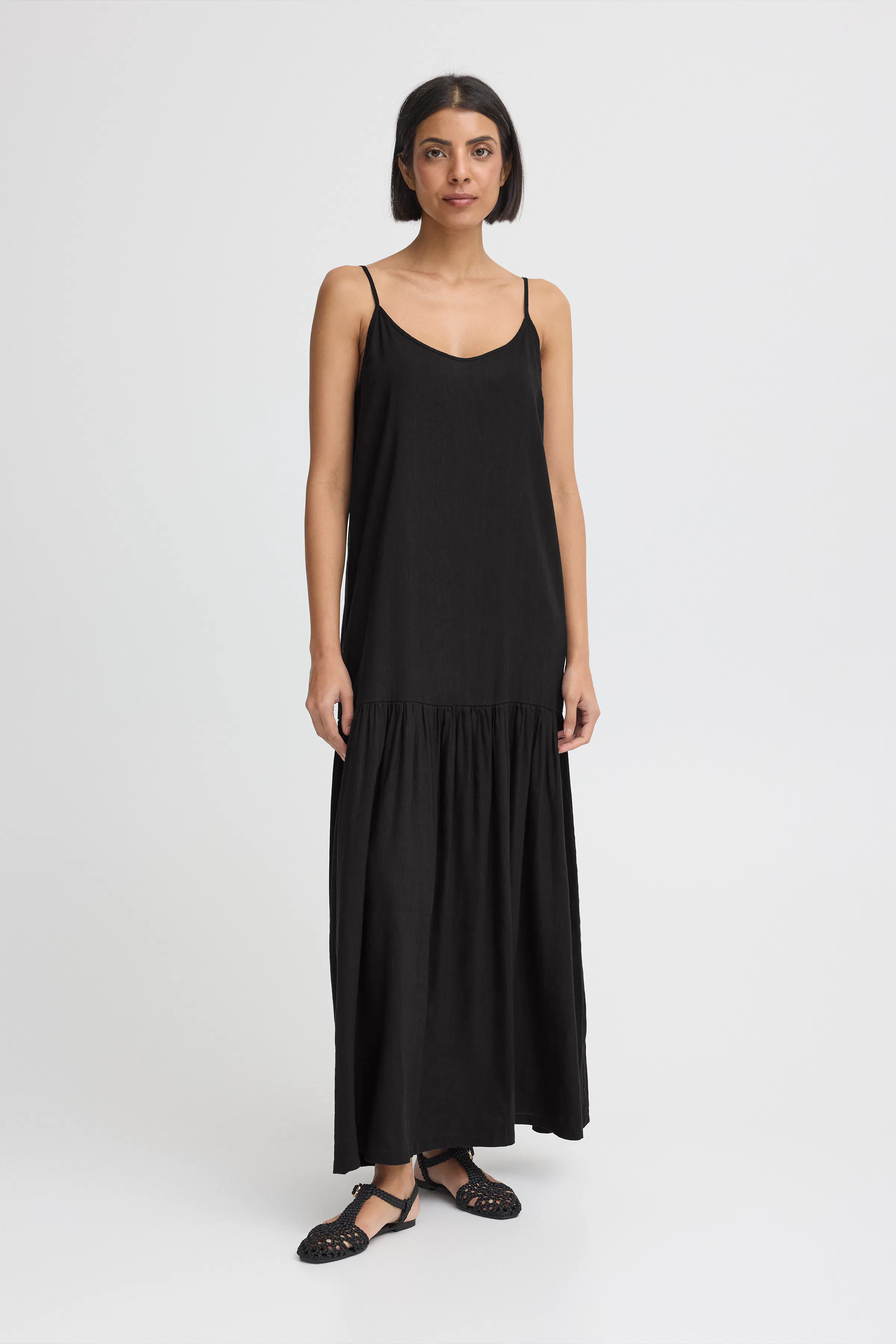 PZLUCA Kjole LOOKBOOK FRONT 50210433-193911