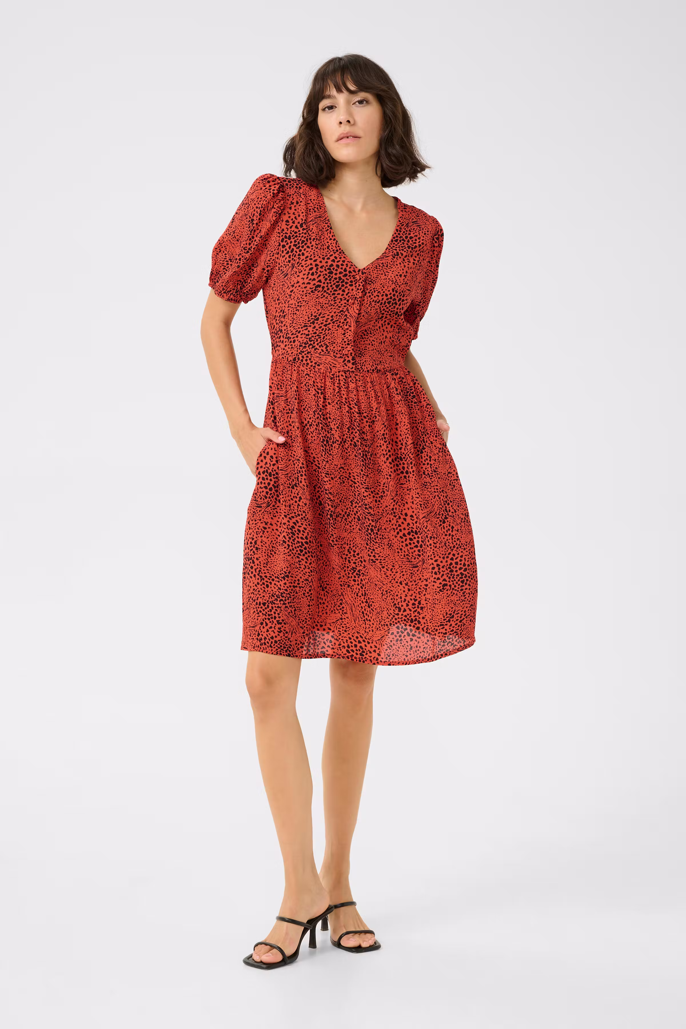 KAliana Kleid LOOKBOOK FRONT 10510014-107428