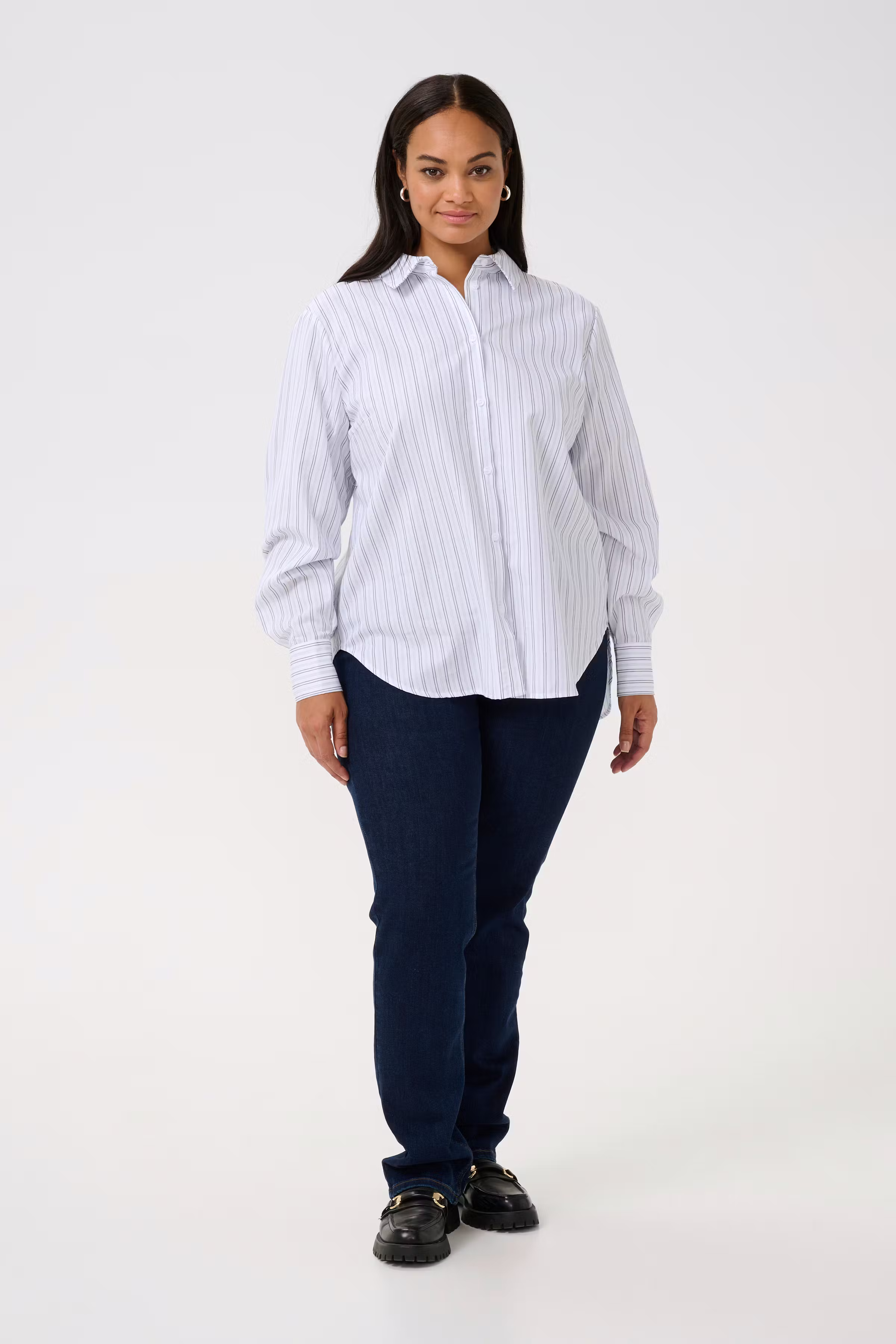 KCselina Shirt LOOKBOOK FRONT 10582869-106874