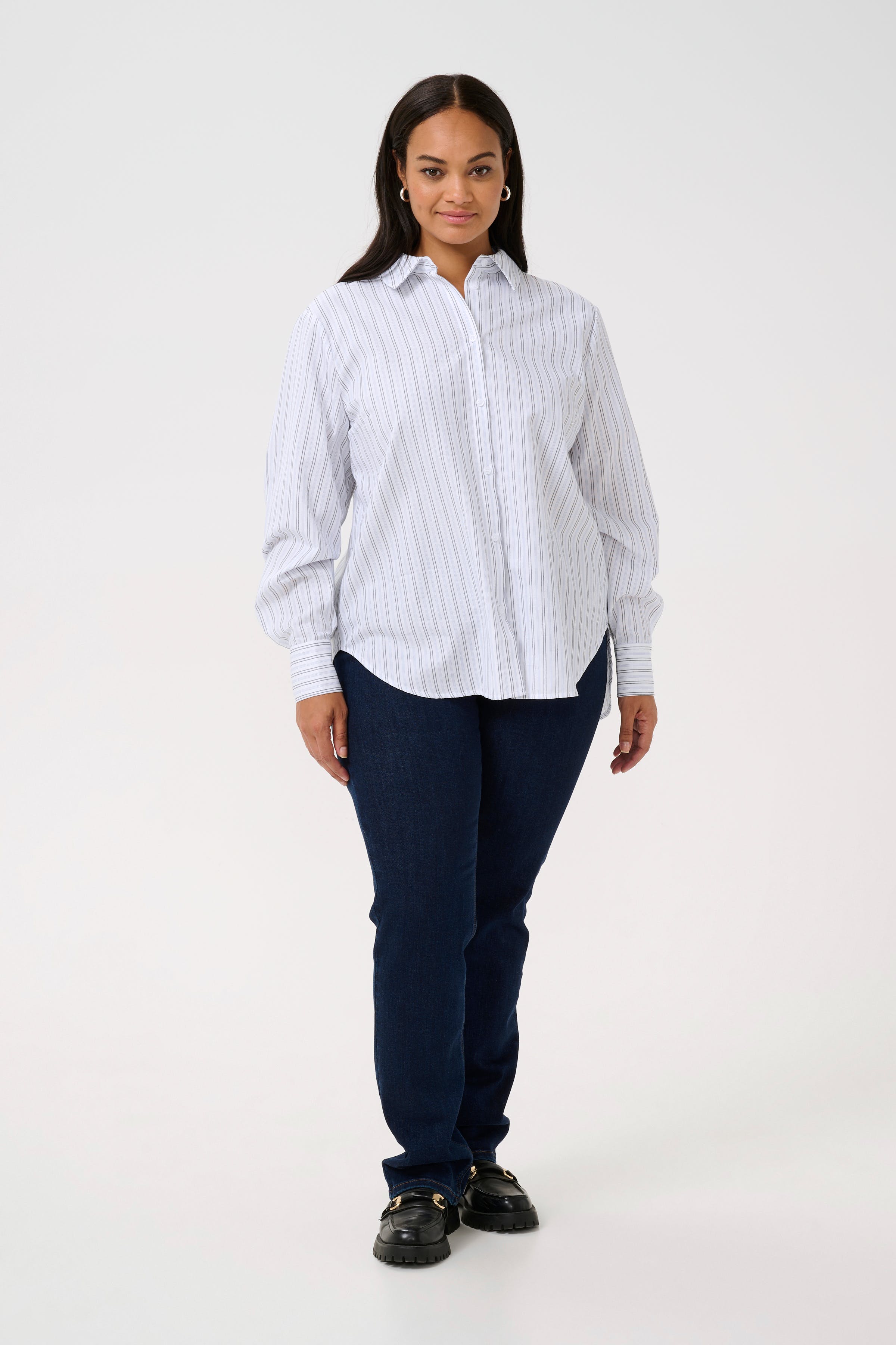 KCselina Shirt LOOKBOOK FRONT 10582869-106874