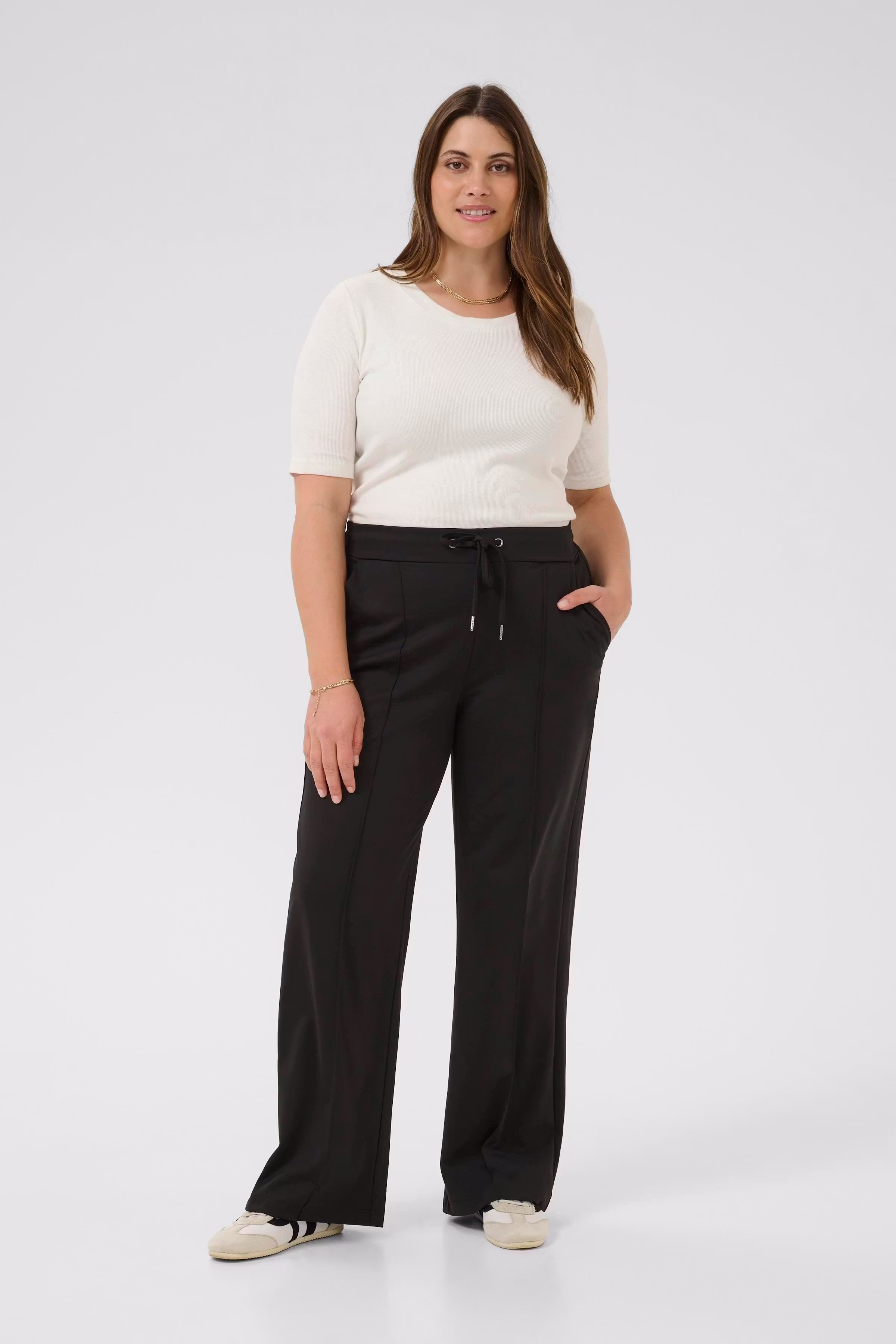 KCjenna Straight Trousers LOOKBOOK FRONT 10582248-100121