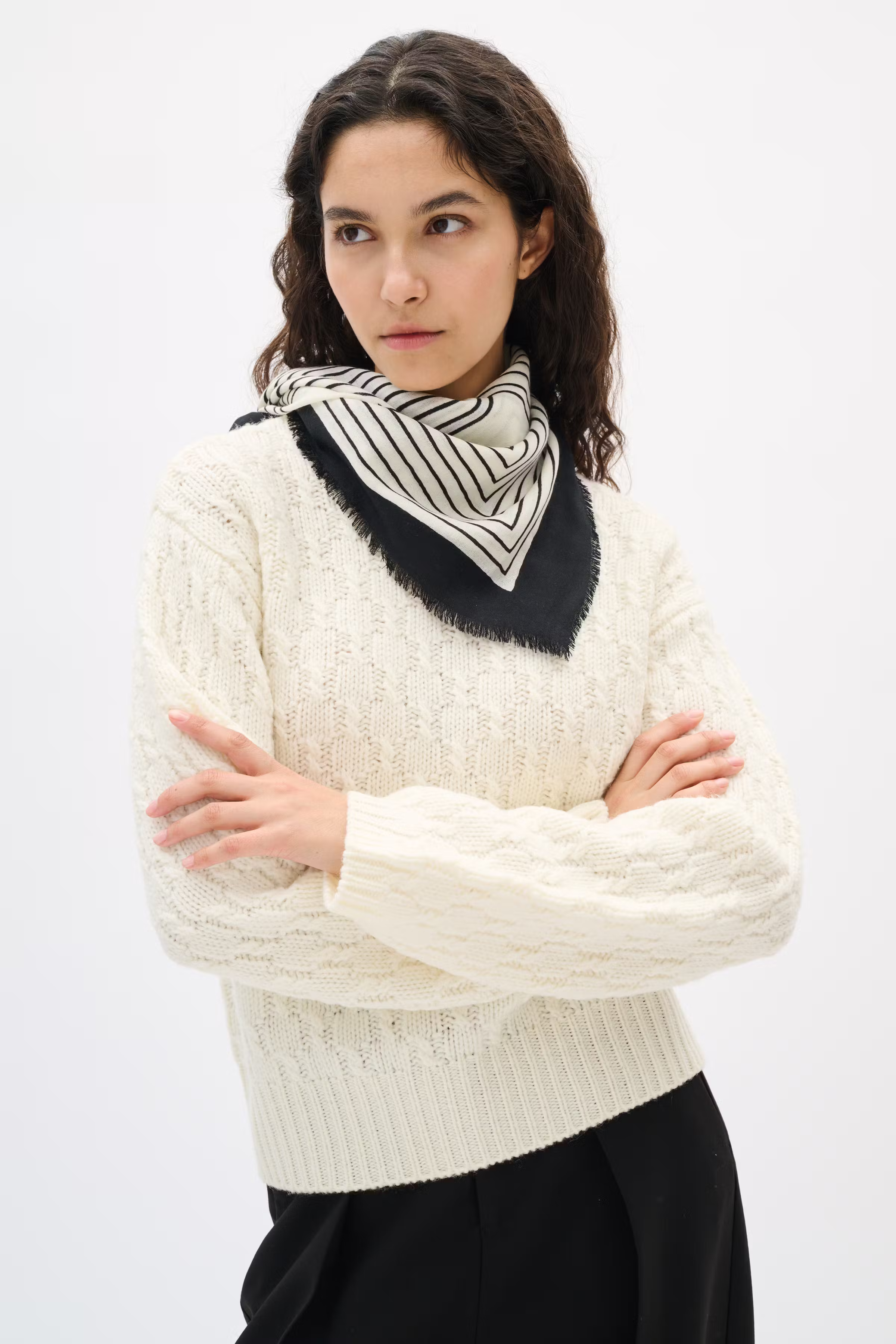 AmiIW Tuch LOOKBOOK FRONT 30110773-110701