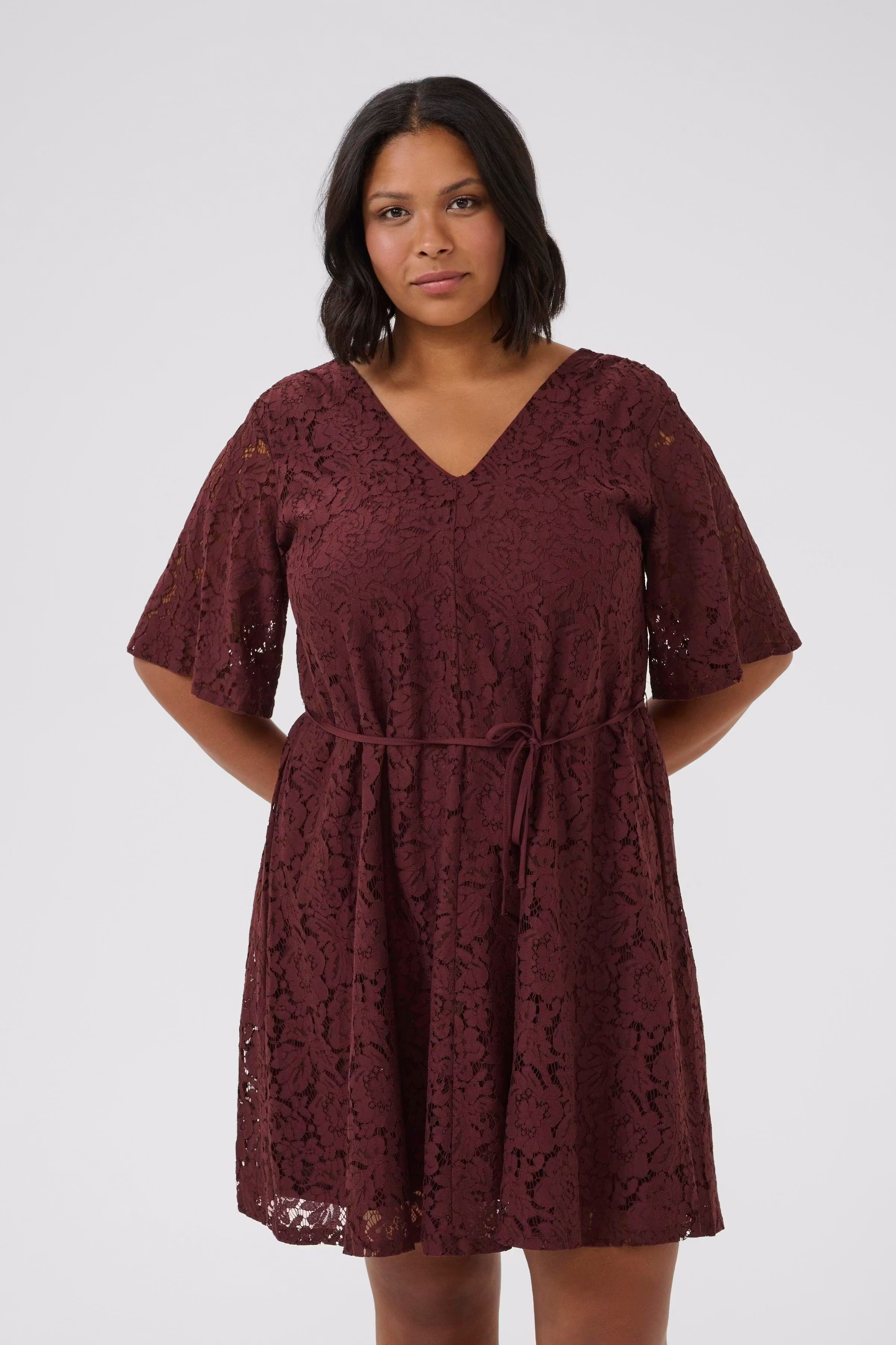 KCnima Kjole LOOKBOOK FRONT 10583475-191619