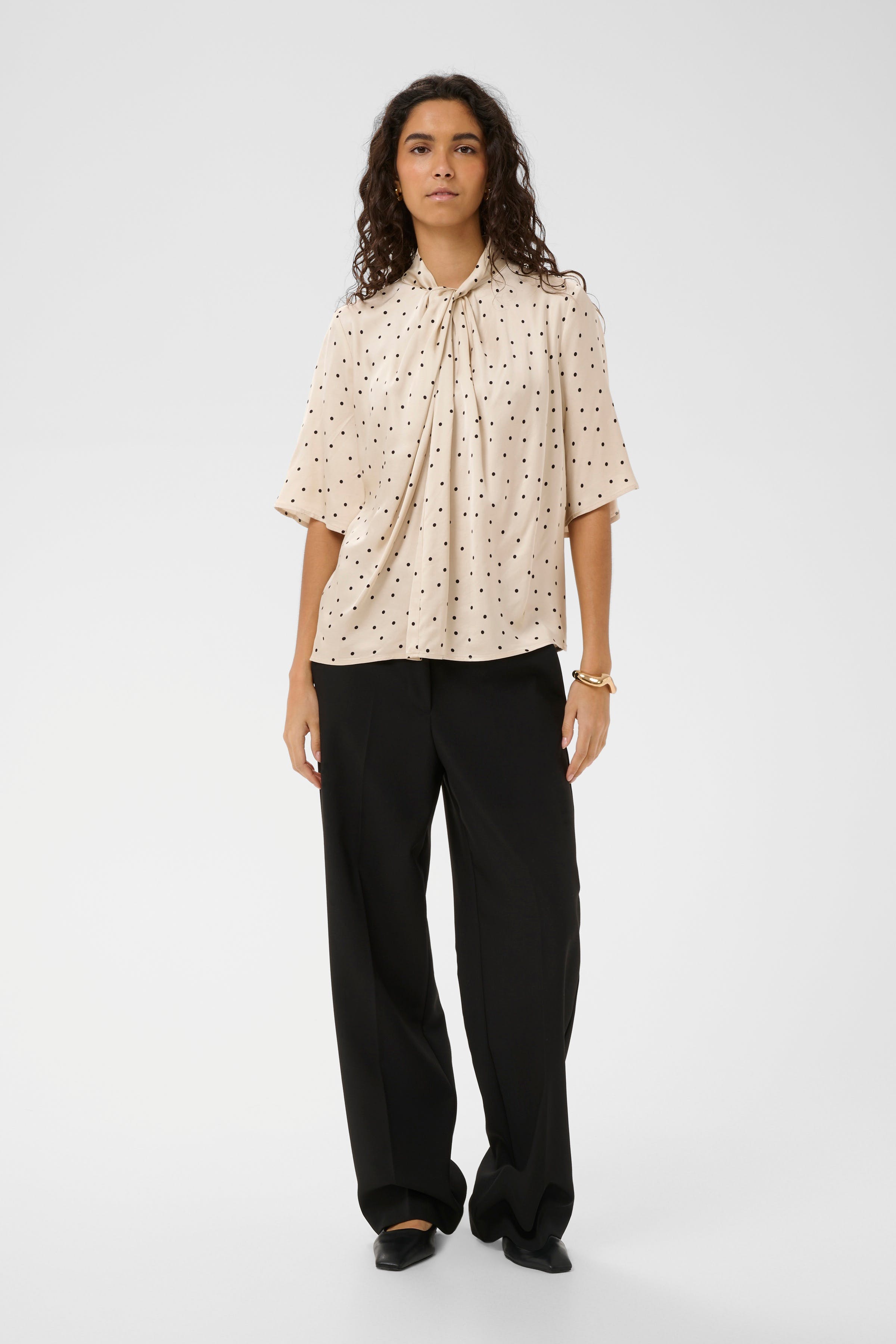 SLClero Blouse LOOKBOOK FRONT 30409463-305265
