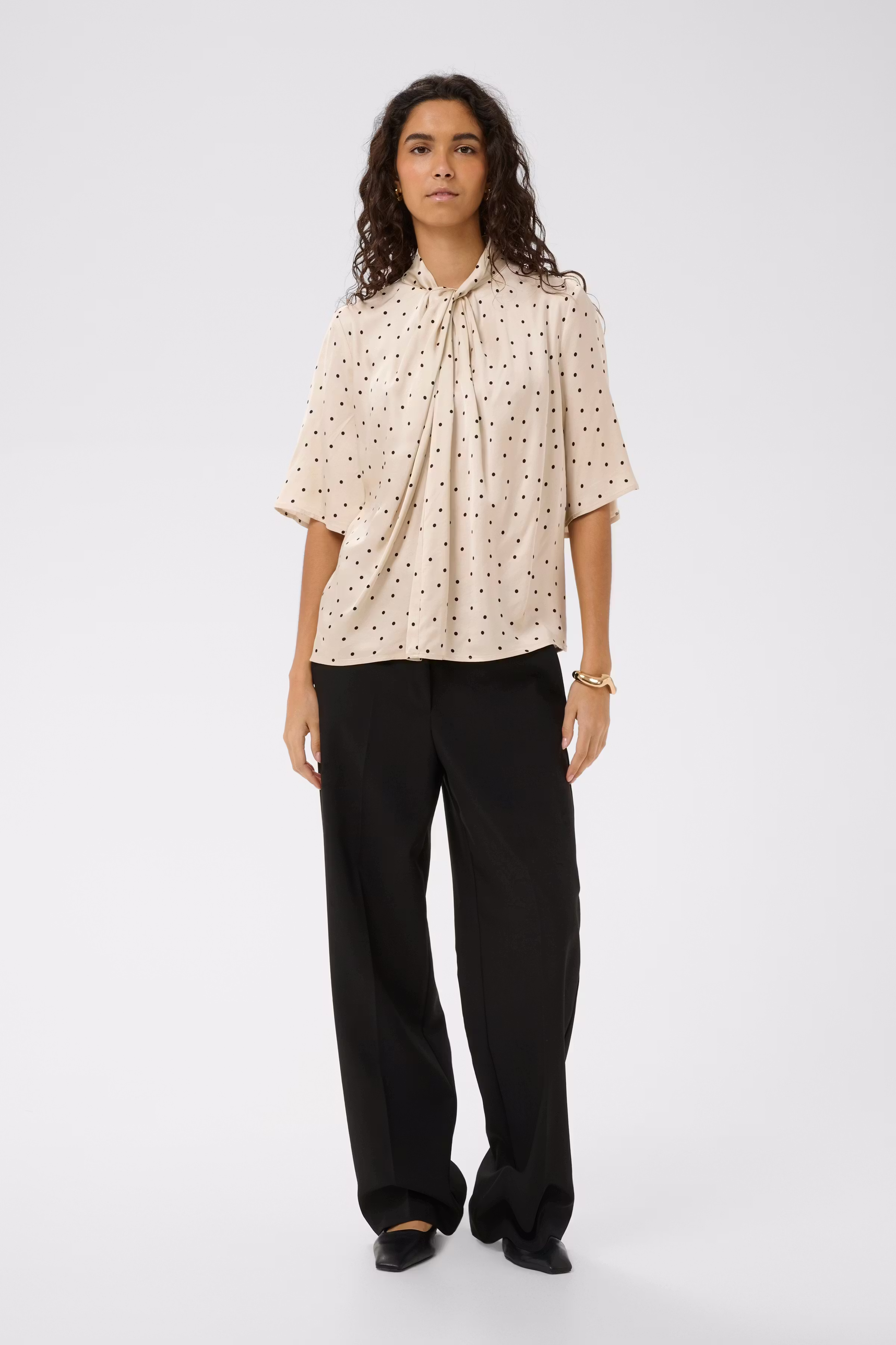 SLClero Blouse LOOKBOOK FRONT 30409463-305265