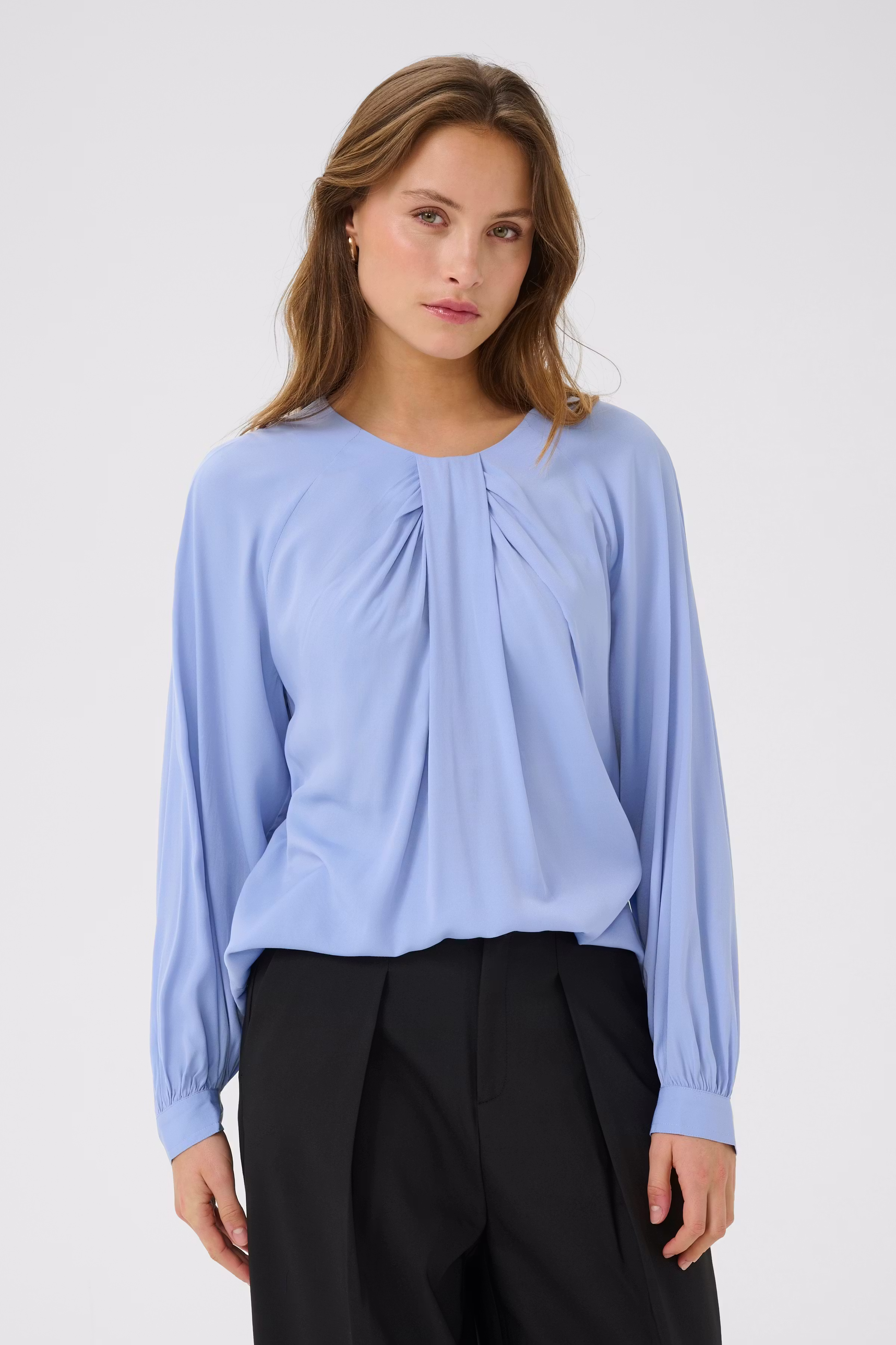 BlixieIW Bluse LOOKBOOK FRONT 30110510-164030