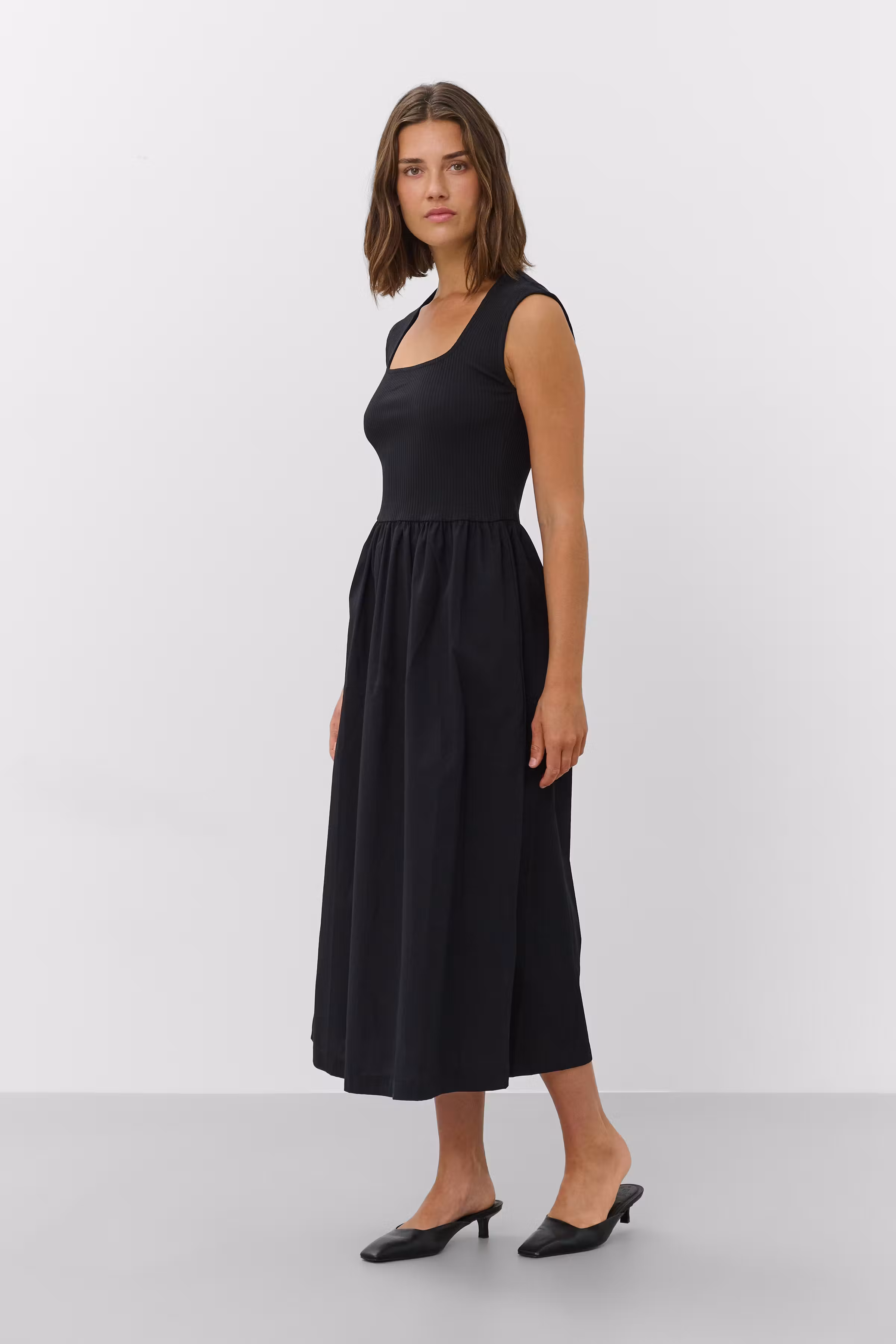 SLSimone Kleid LOOKBOOK FRONT 30407490-194008