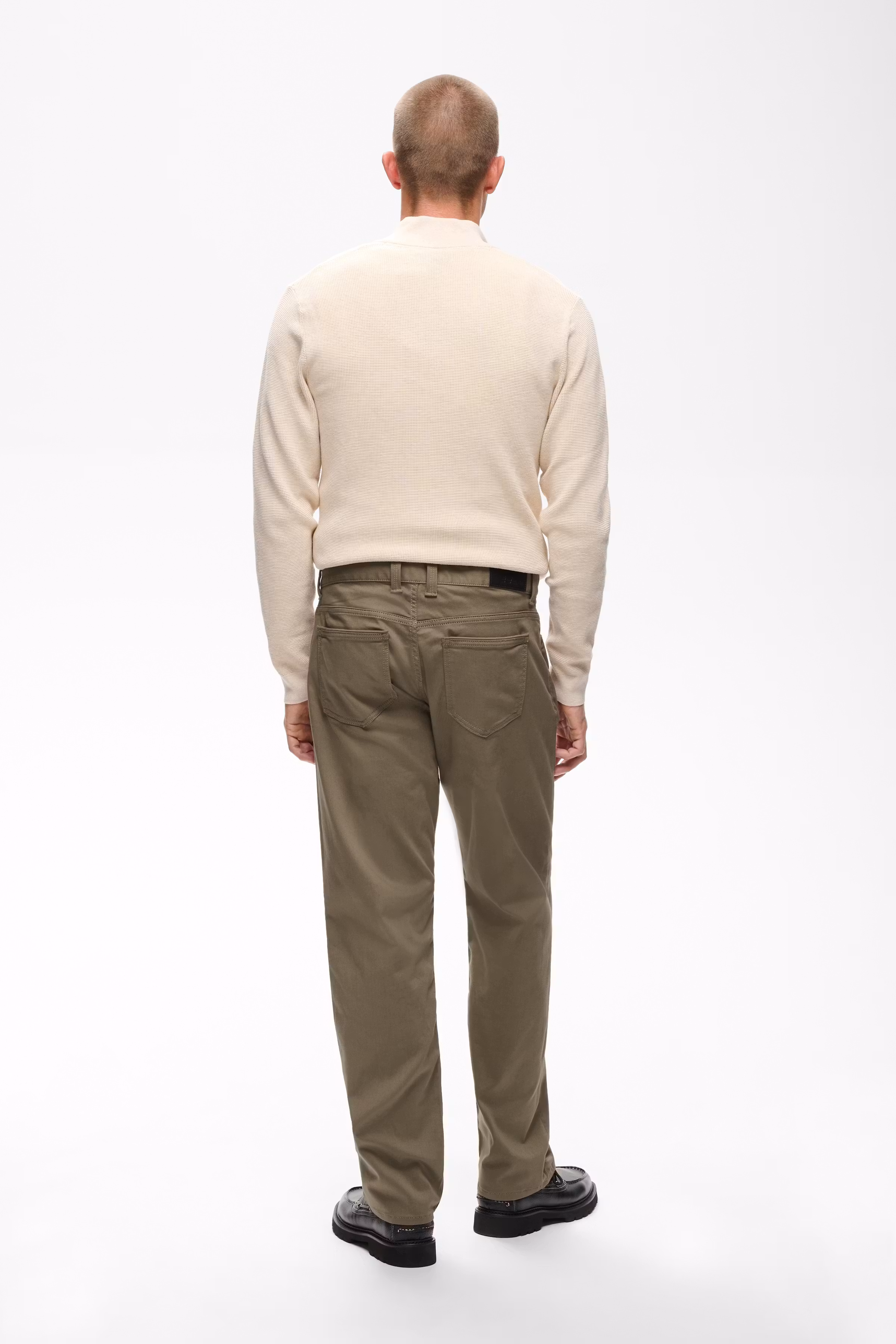 MAmike Hose LOOKBOOK BACK 30209366-190808