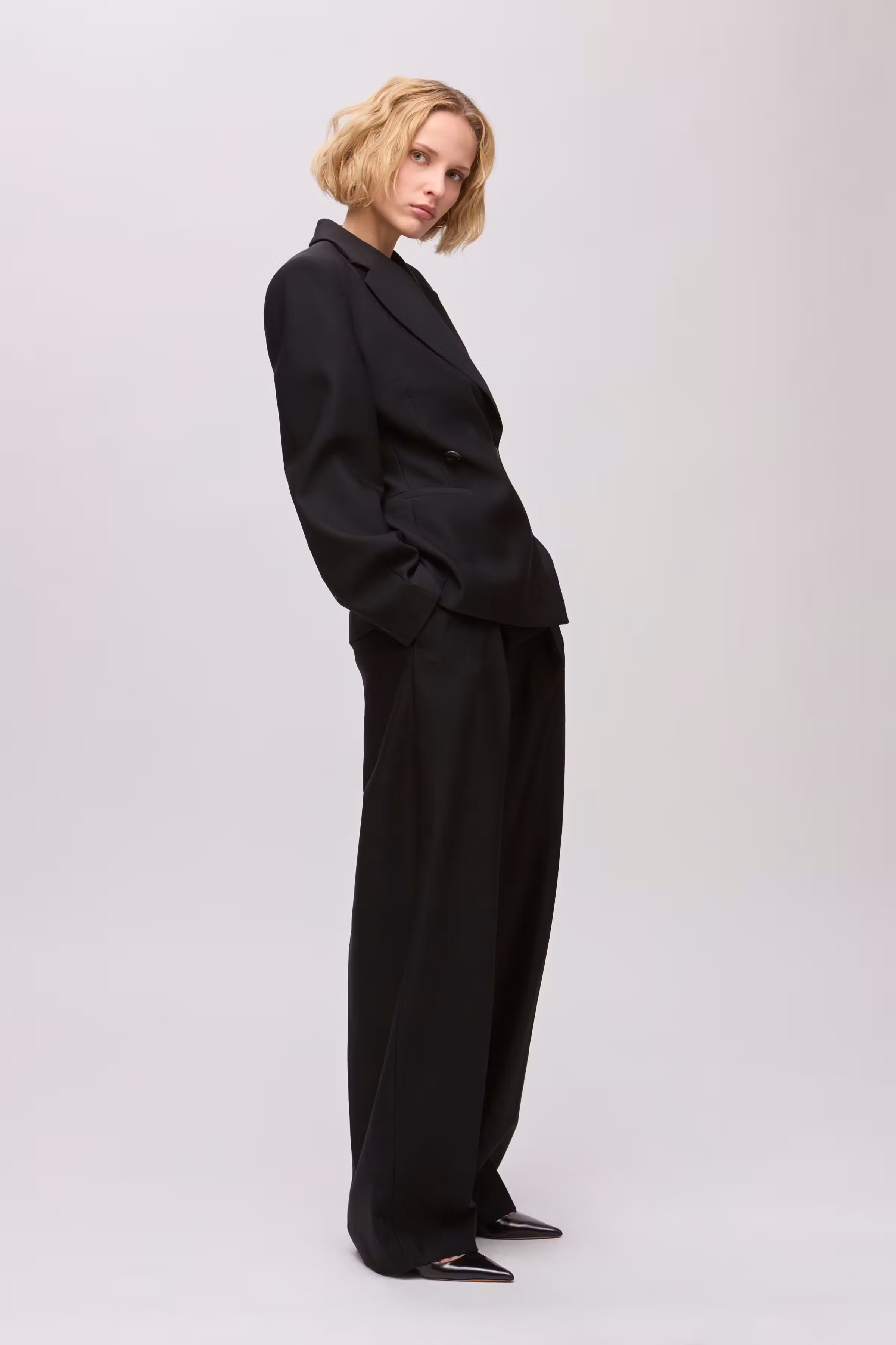 IOJolene Blazer LOOKBOOK FRONT 30600129-BK999