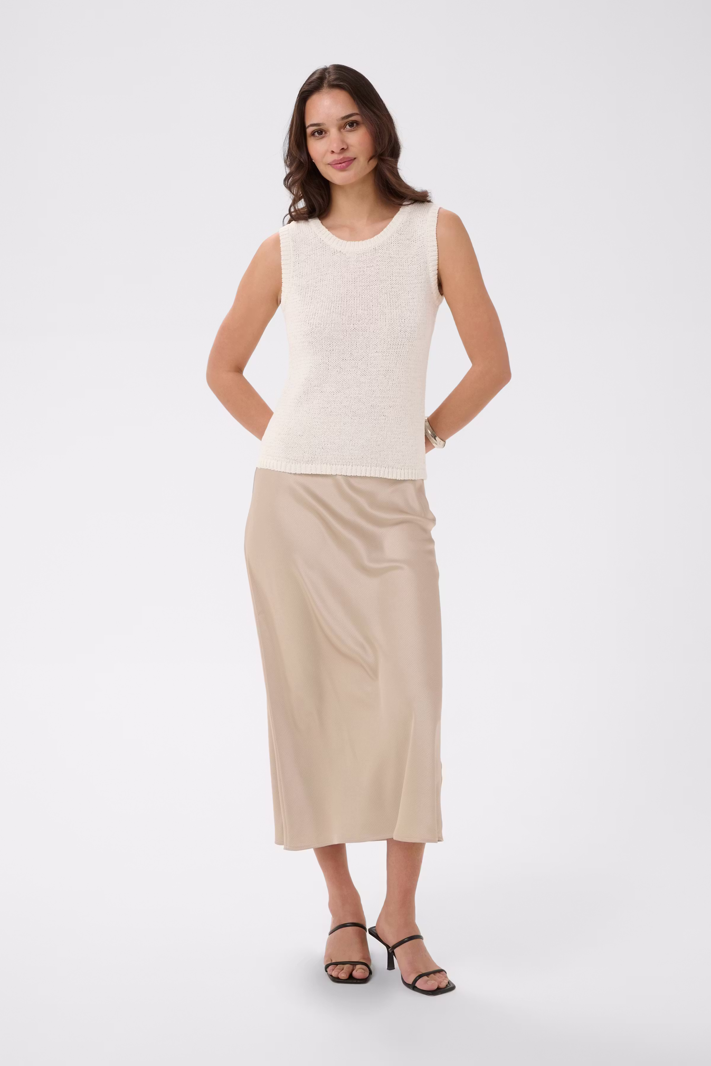 KAsilivia Top LOOKBOOK FRONT 10511514-110602