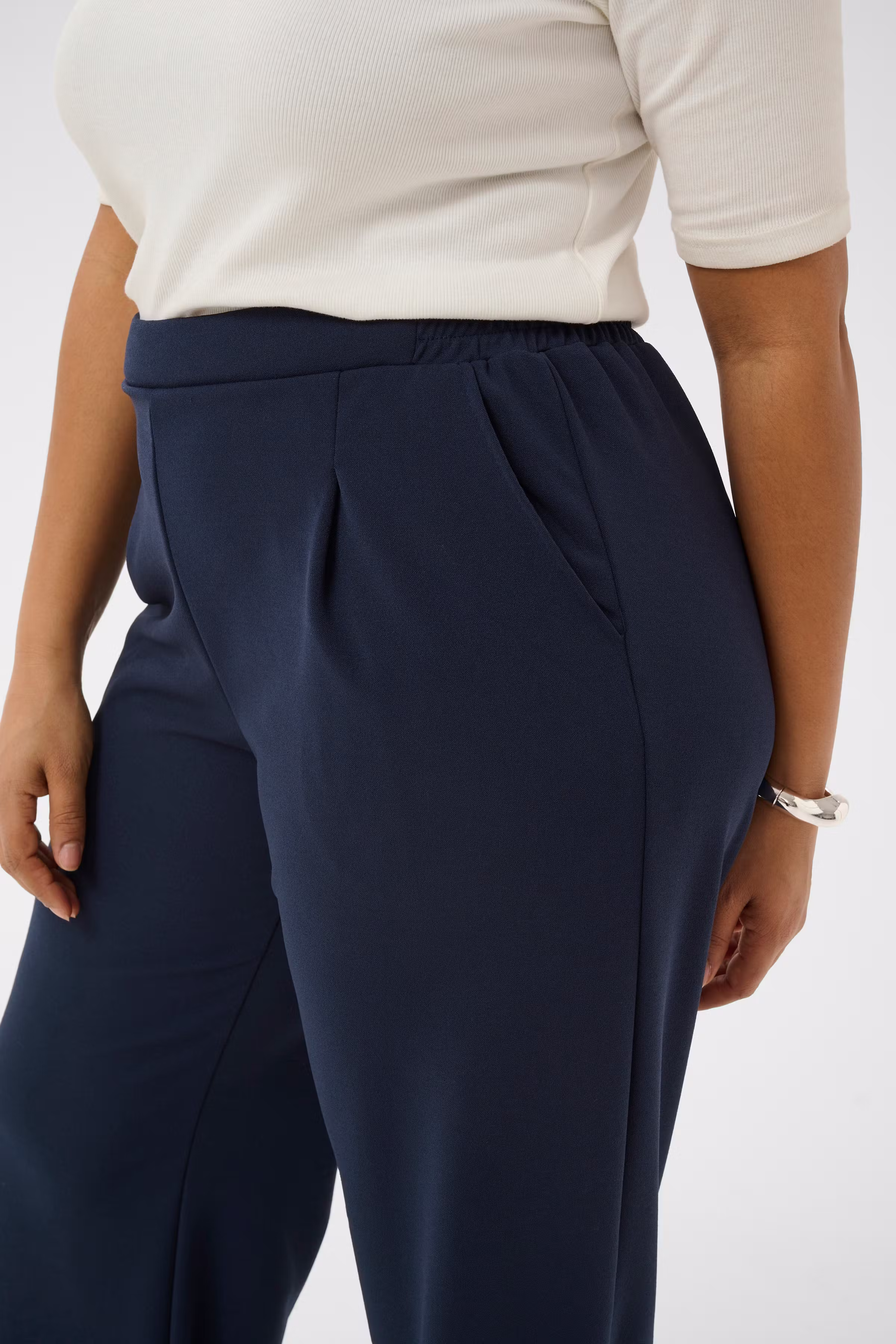 KCpheolo Bukser LOOKBOOK DETAIL 10584096-194020