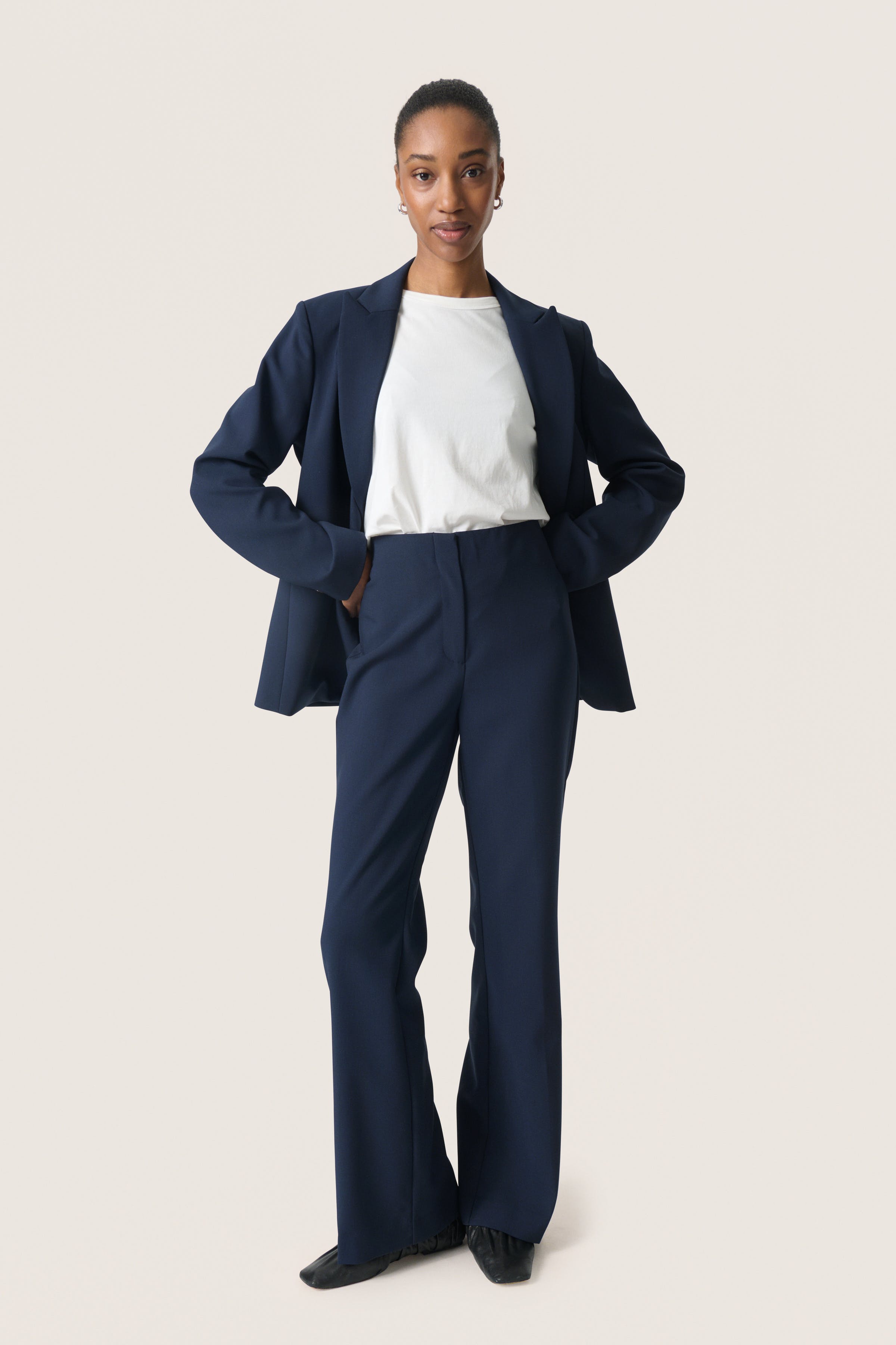 SLCorinne Blazer LOOKBOOK FRONT 30407532-193924