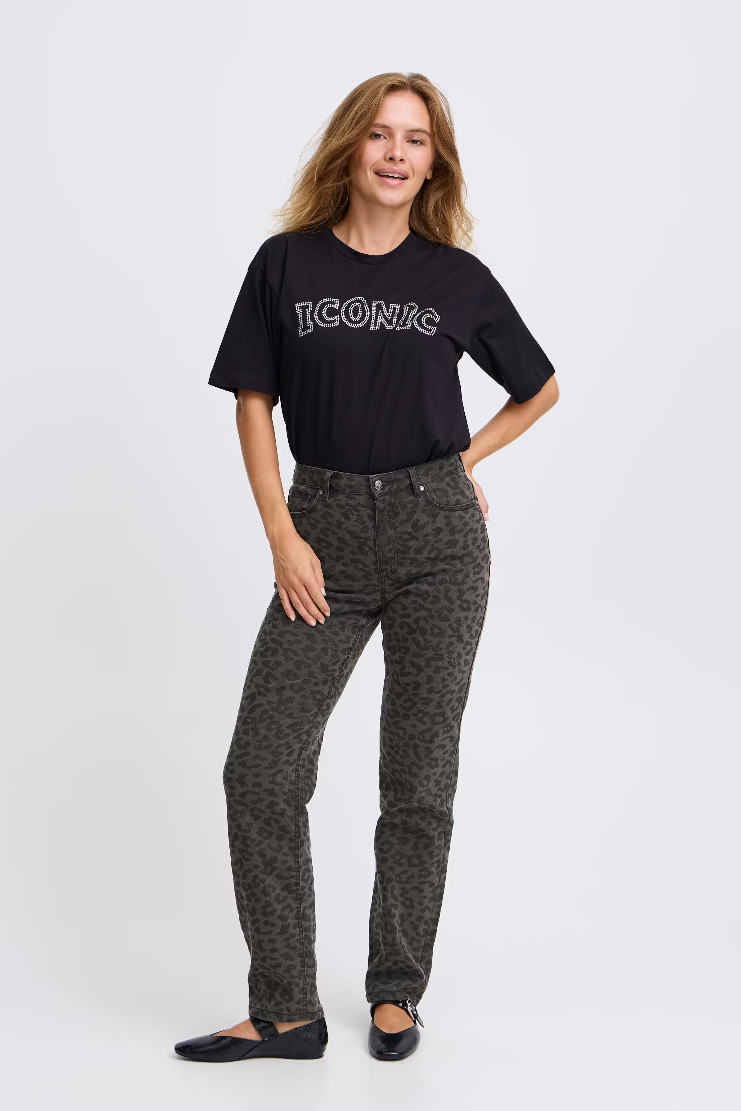 PXJANNAH UHW Jeans Straight Leg LOOKBOOK FRONT 50208788-205027