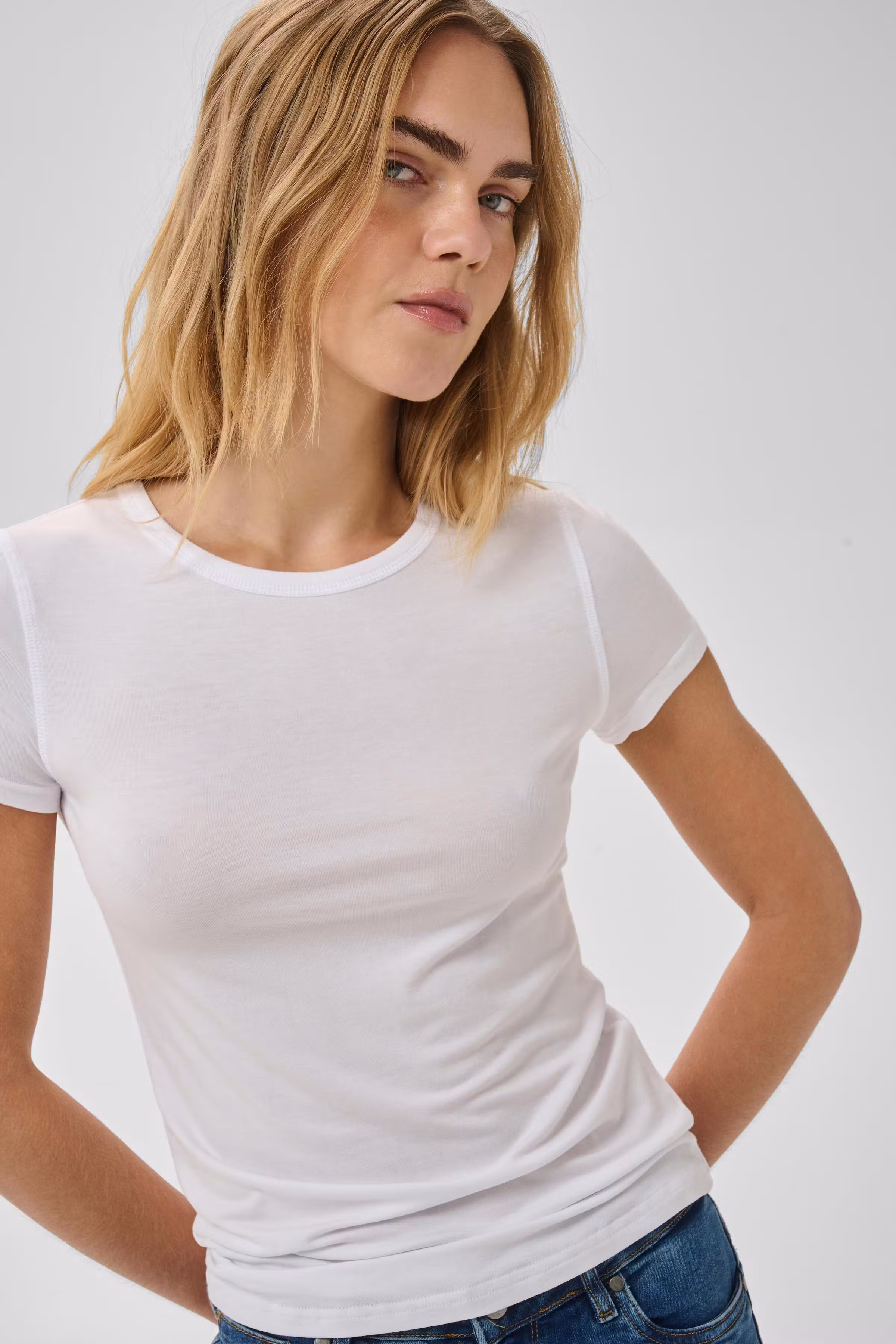 16 THE MODAL TEE LOOKBOOK DETAIL 10703596-110601