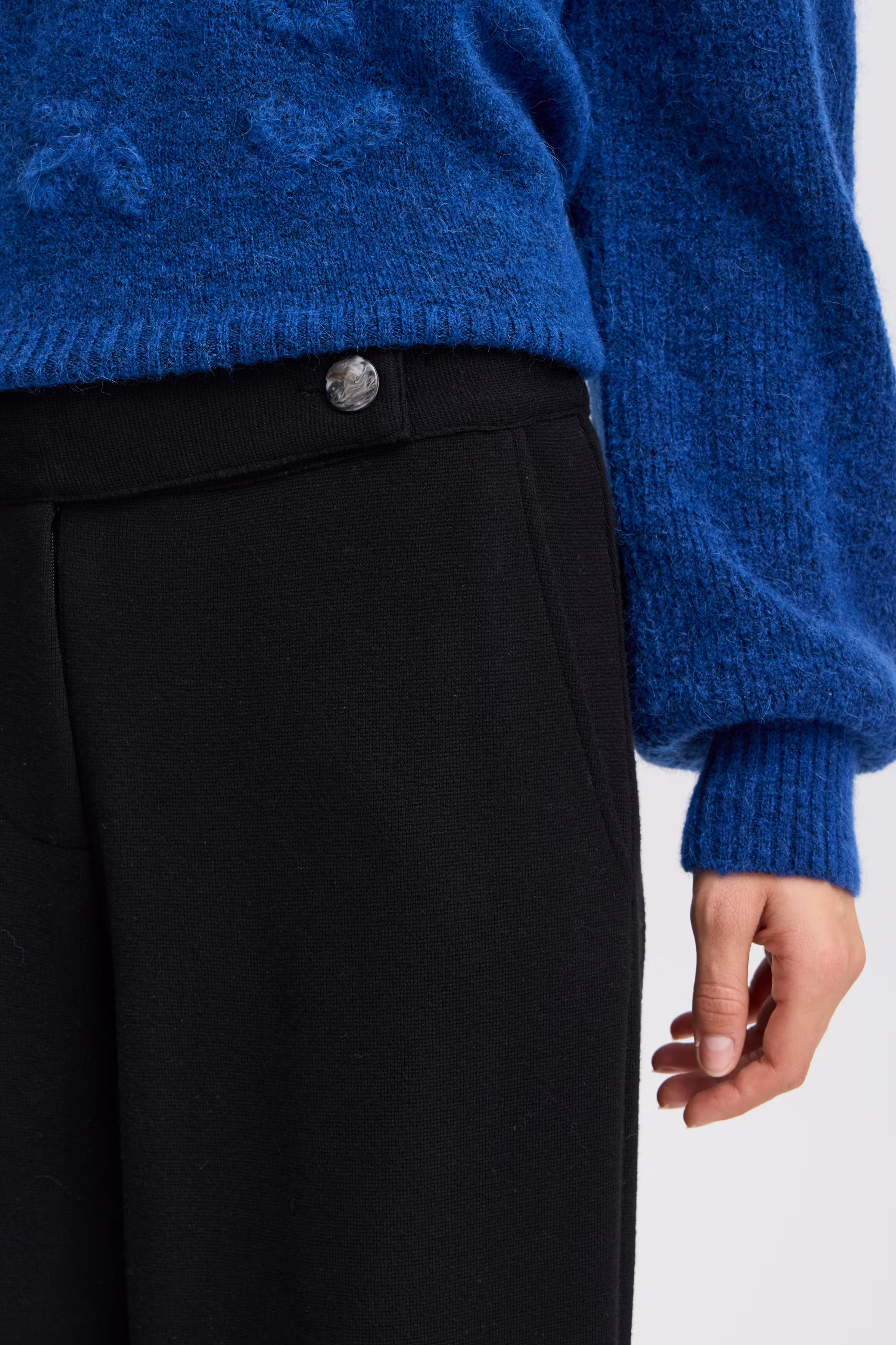 IRVITOU Trousers LOOKBOOK DETAIL 20121630-194008