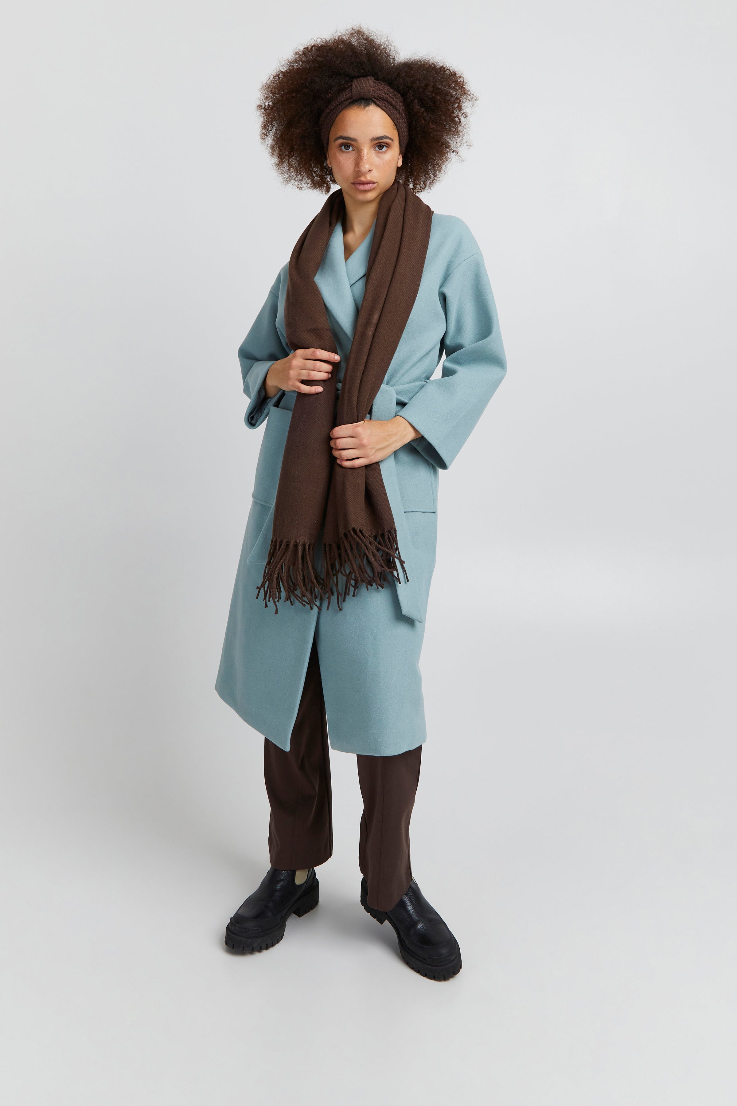 IAIVALU Skjerf LOOKBOOK FRONT 20117214-191015