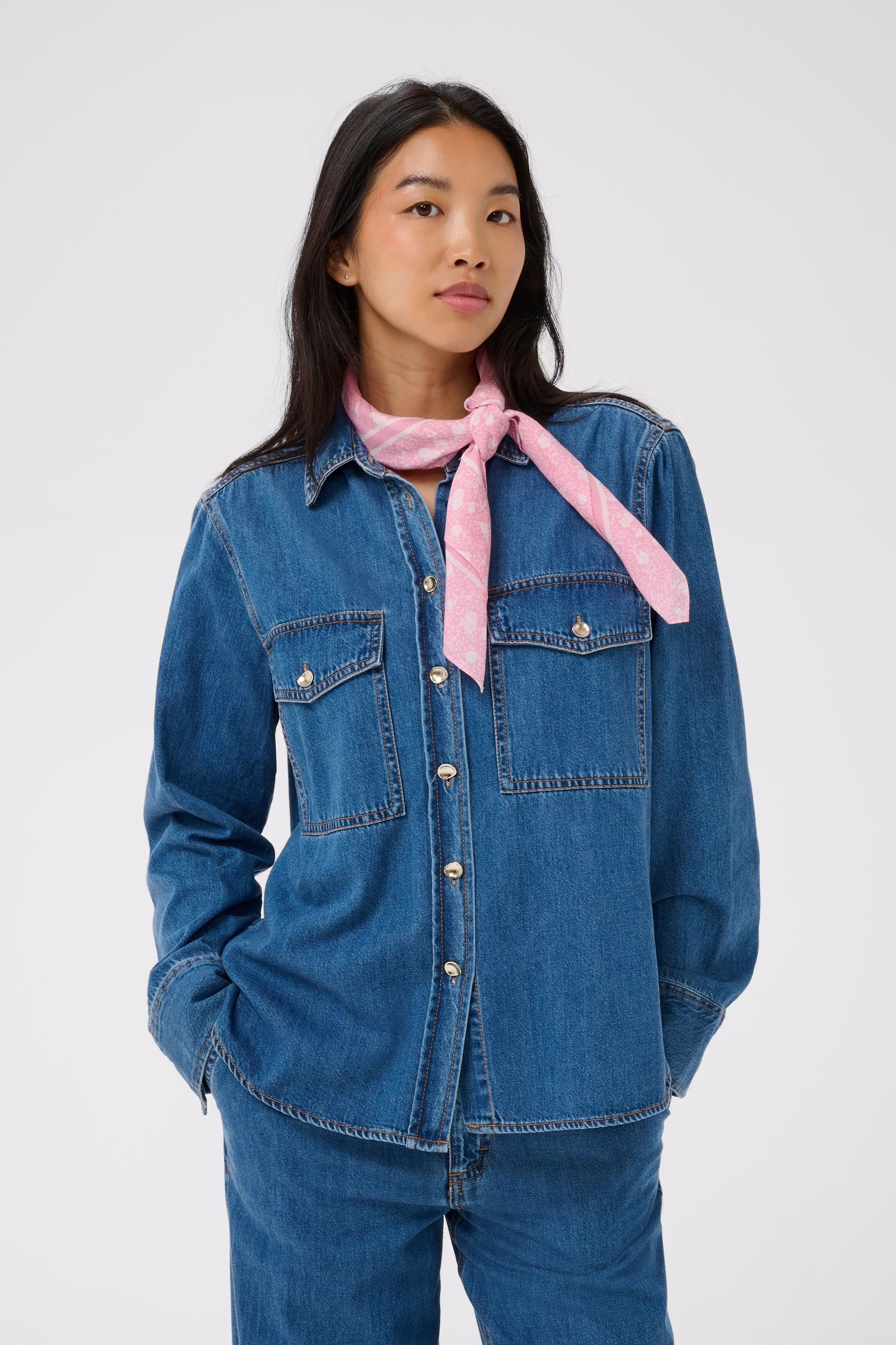 PhiPW Scarf LOOKBOOK FRONT 30309304-304936